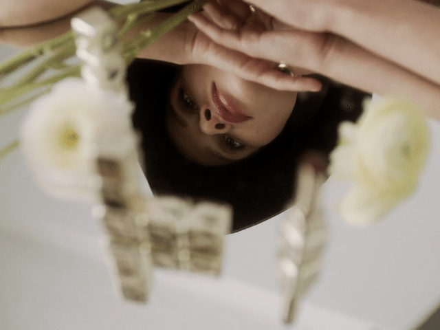 GUERLAIN x séduction- Katia_Wik.gif