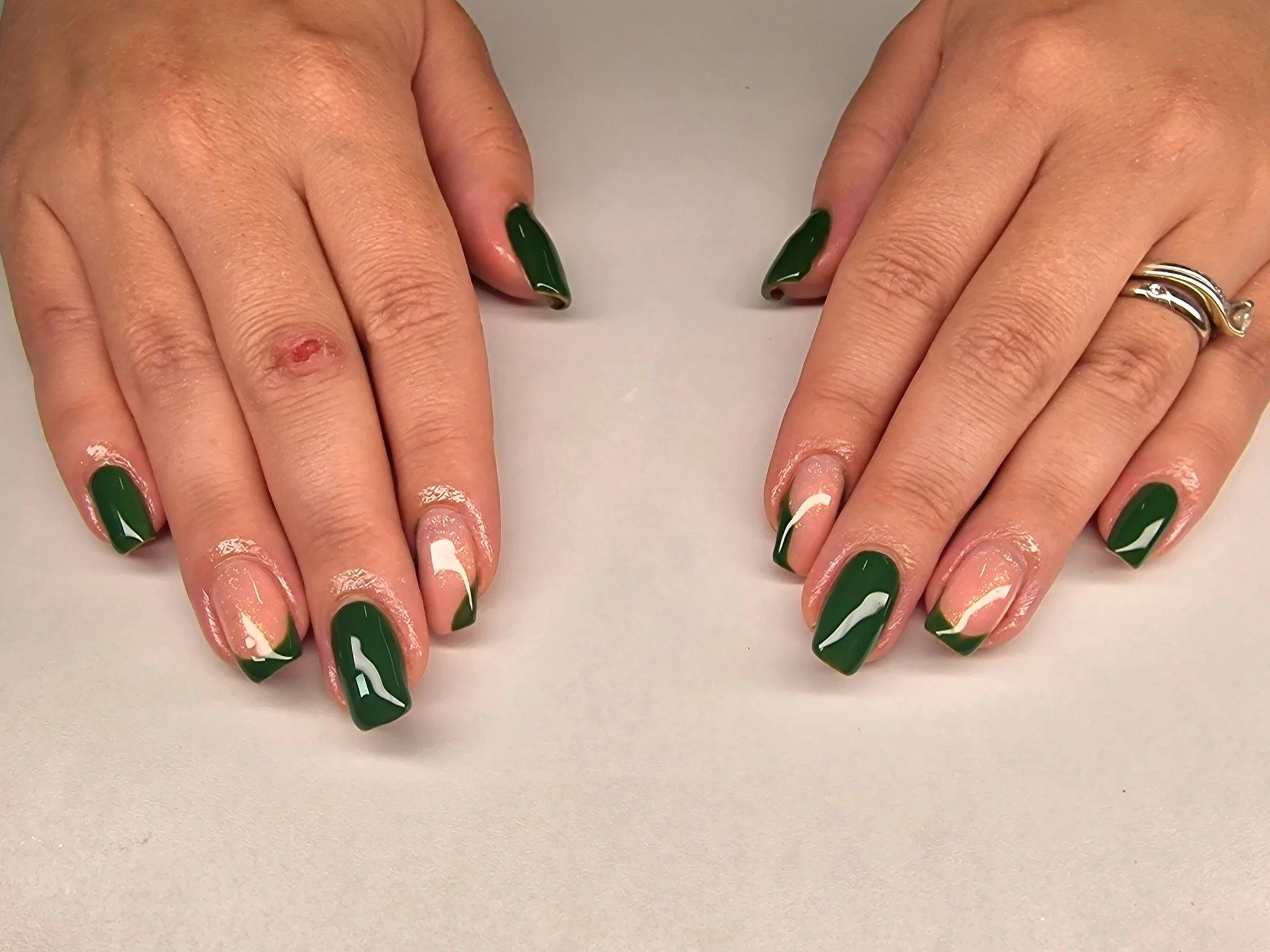 💅 Service: BIAB Gel Fingers with Intermediate Nail Art 
🕑 Time: 90 mins
💷 Cost: &pound;36

🧴Products: 

@the_gelbottle_inc 
@labology3
@glitterplanetuk 
@thecuticlelab.ltd
@brazzcare_official
@katiebarnes.toolrange 
@homeofnailart