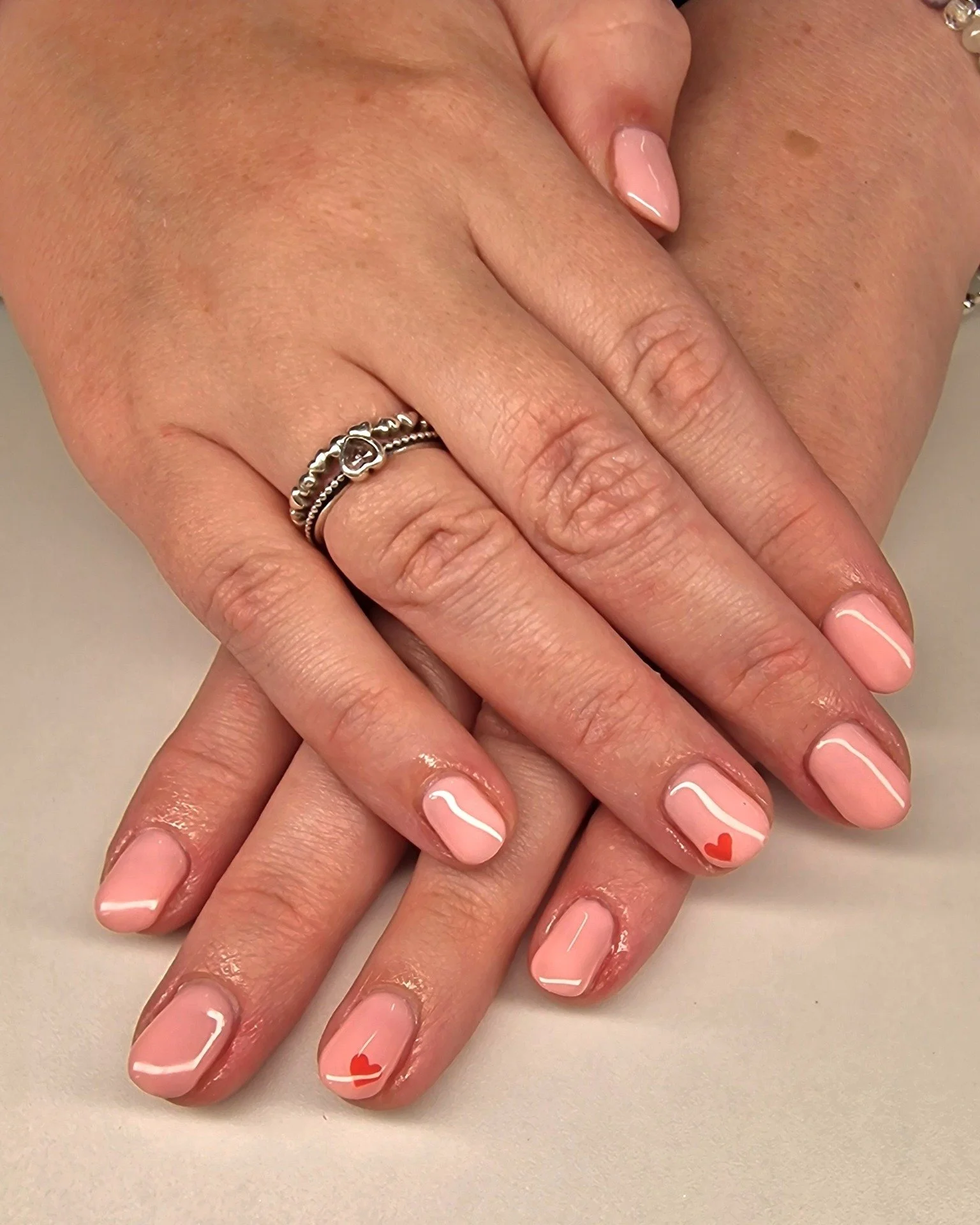 💅 Service: BIAB Gel Fingers with Intermediate Nail Art 
🕑 Time: 90 mins
💷 Cost: &pound;36

🧴Products: 
@the_gelbottle_inc 
@labology3 
@glitterplanetuk 
@thecuticlelab.ltd 
@brazzcare_official 
@katiebarnes.toolrange 
@homeofnailart