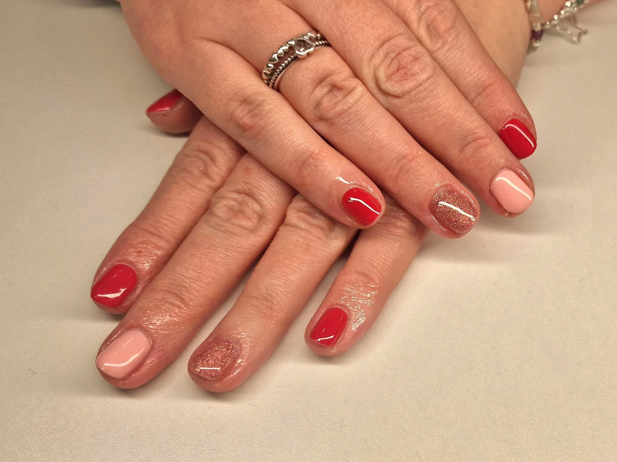 ❤️💕

💅 Service: BIAB Gel Fingers
🕑 Time: 60 mins
💷 Cost: &pound;30

🧴Products: 
@the_gelbottle_inc 
@labology3 
@glitterplanetuk 
@thecuticlelab.ltd 
@brazzcare_official 
@katiebarnes.toolrange 
@homeofnailart