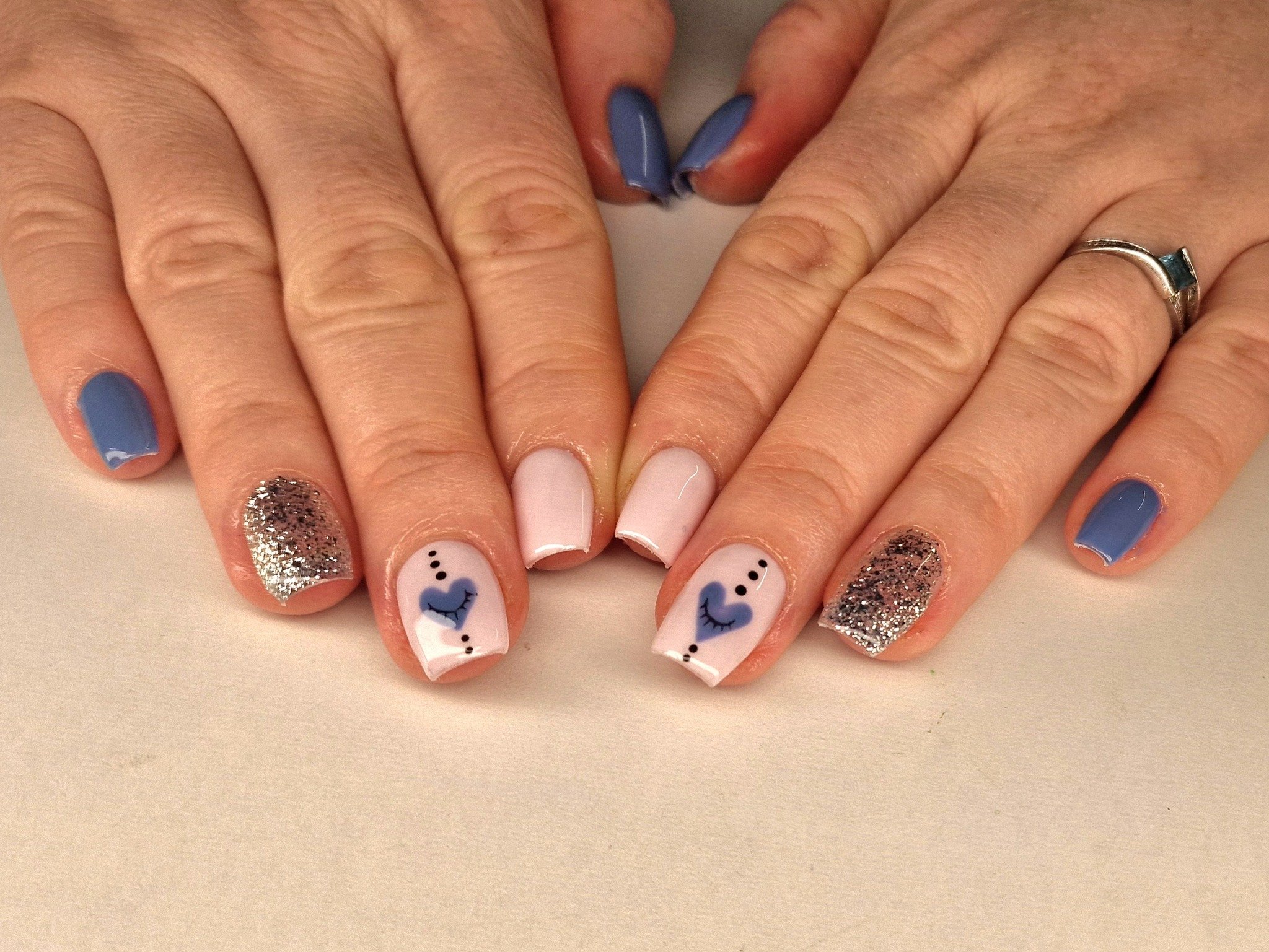 💙
💅 Service: Gel Tip Extensions with Intermediate Nail Art 
🕑 Time: 90 mins
💷 Cost: &pound;40

🧴Products: 
@the_gelbottle_inc 
@labology3 
@glitterplanetuk 
@thecuticlelab.ltd 
@brazzcare_official 
@katiebarnes.toolrange 
@homeofnailart