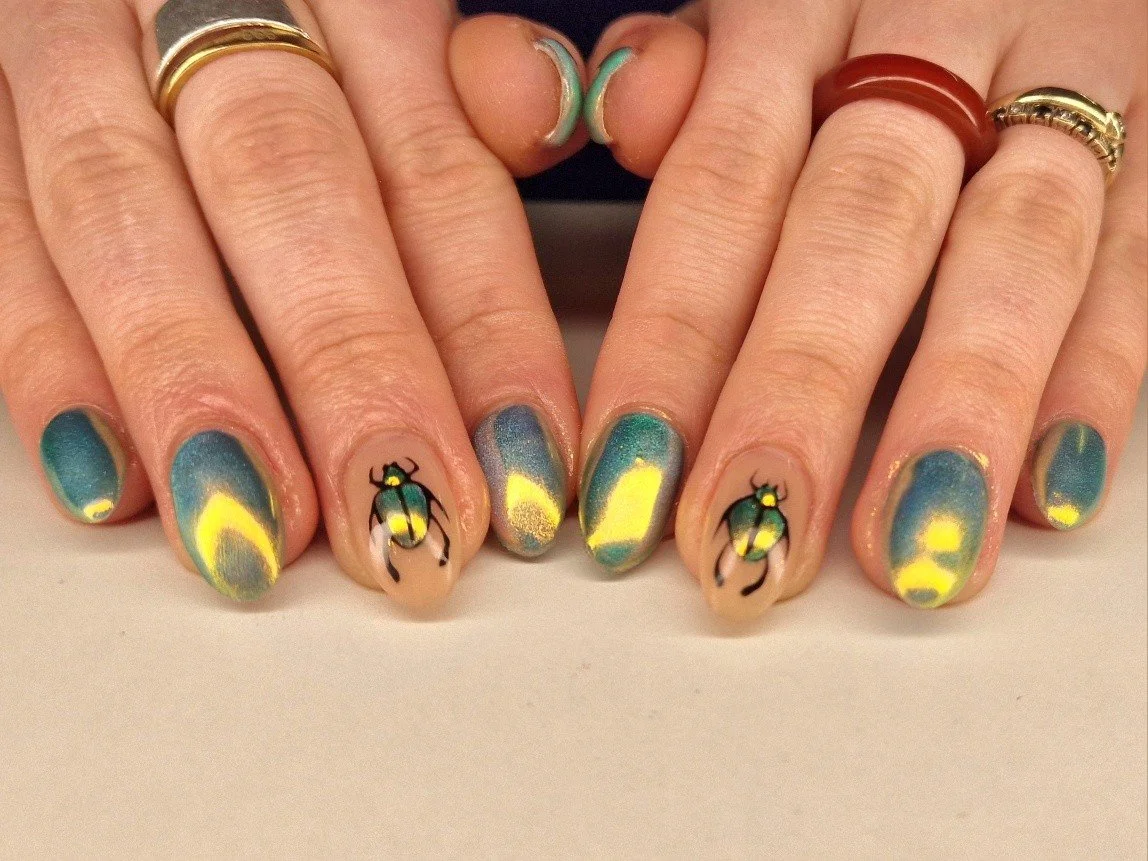 🪲

💅 Service: BIAB Gel Fingers with Intermediate Nail Art 
🕑 Time: 90 mins
💷 Cost: &pound;42 

🧴Products: 
@the_gelbottle_inc 
@labology3 
@glitterplanetuk 
@thecuticlelab.ltd 
@brazzcare_official 
@katiebarnes.toolrange 
@homeofnailart