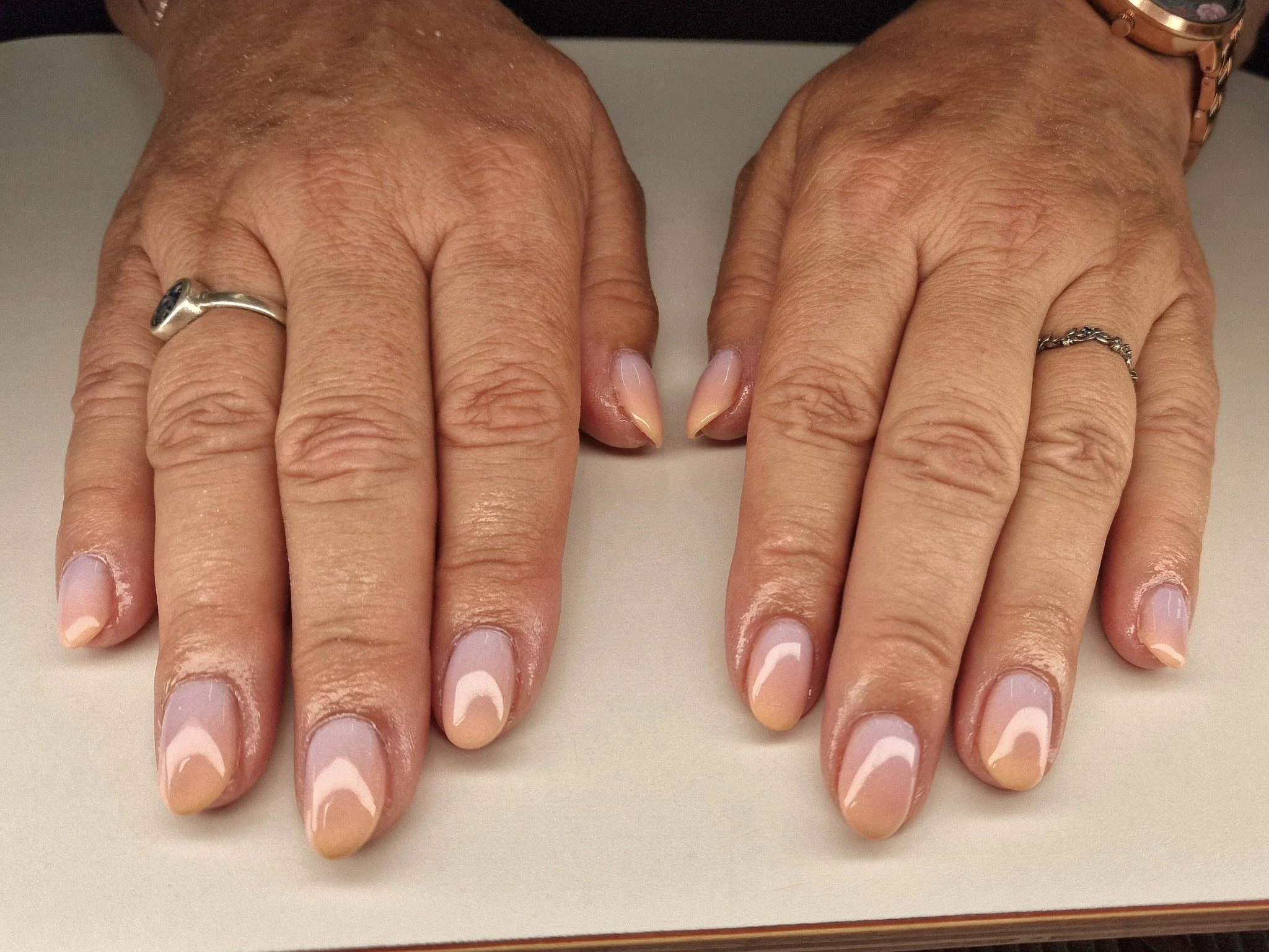 Blennnnddddd 😍

💅 Service: BIAB Gel Fingers with Basic Nail Art 
🕑 Time: 90 mins
💷 Cost: &pound;40

Check Availability &amp; Book Online at www.strawberrybronze.co.uk 🍓

🧴Products: 
@the_gelbottle_inc 
@labology3 
@glitterplanetuk 
@thecuticlel