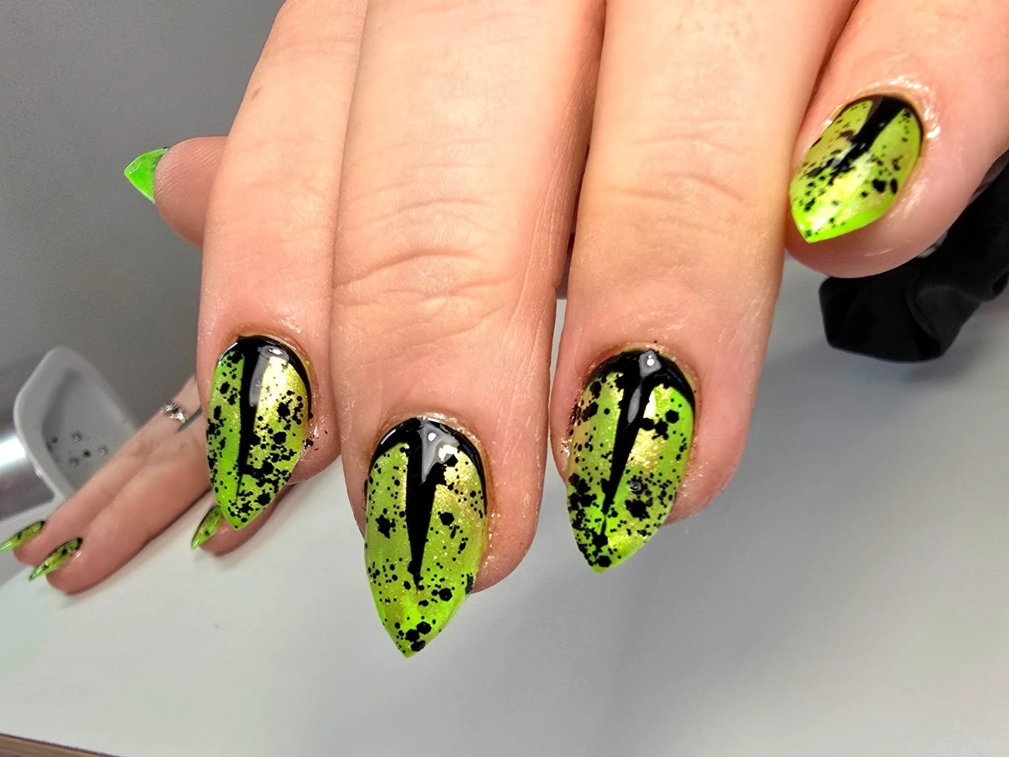 🐉💚

💅 Service: Gel Tip Extensions with Intermediate Nail Art 
🕑 Time: 90 mins
💷 Cost: &pound;46

Check Availability &amp; Book Online at www.strawberrybronze.co.uk 🍓

🧴Products: 
@the_gelbottle_inc 
@labology3 
@glitterplanetuk 
@thecuticlelab
