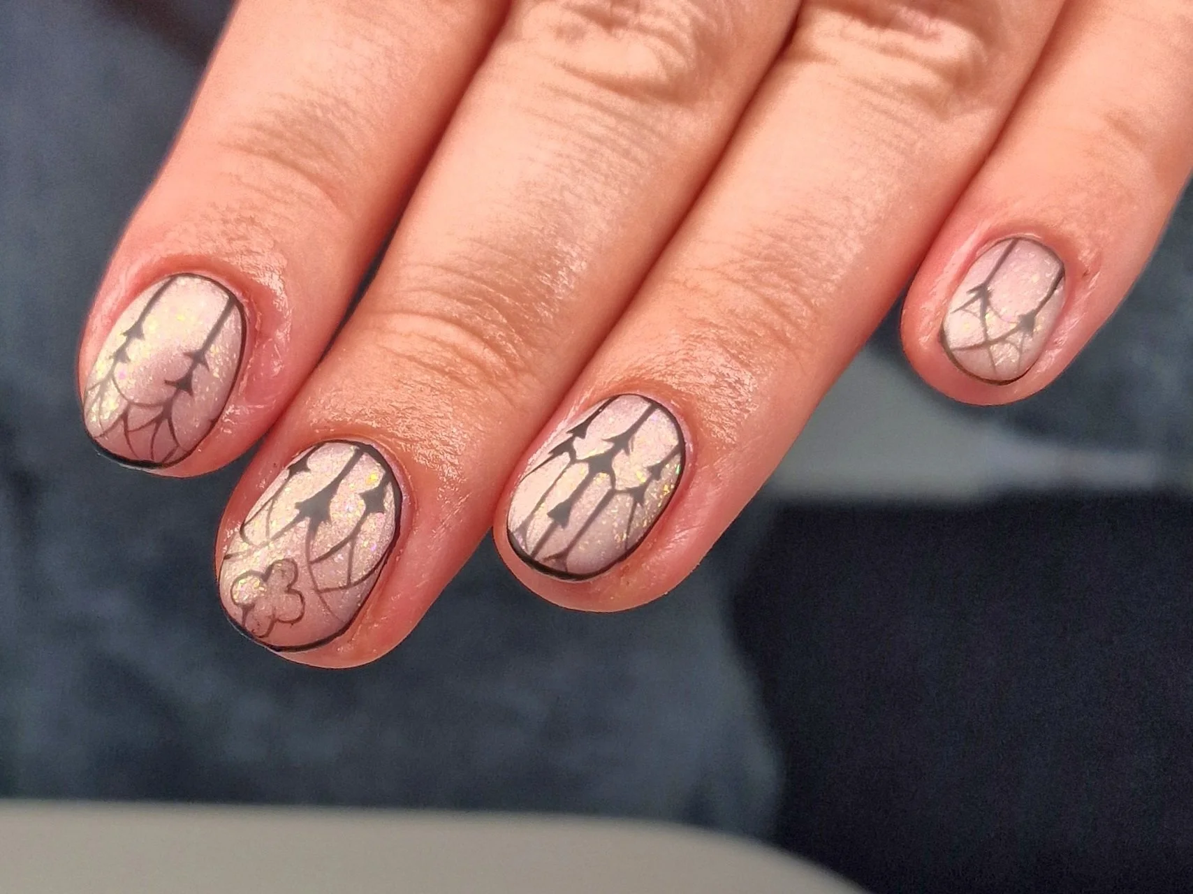 ⛪

💅 Service: BIAB Gel Fingers with Intermediate Nail Art 
🕑 Time: 90 mins
💷 Cost: &pound;42

Check Availability &amp; Book Online at www.strawberrybronze.co.uk 🍓

🧴Products: 
@the_gelbottle_inc 
@labology3 
@glitterplanetuk 
@thecuticlelab.ltd 