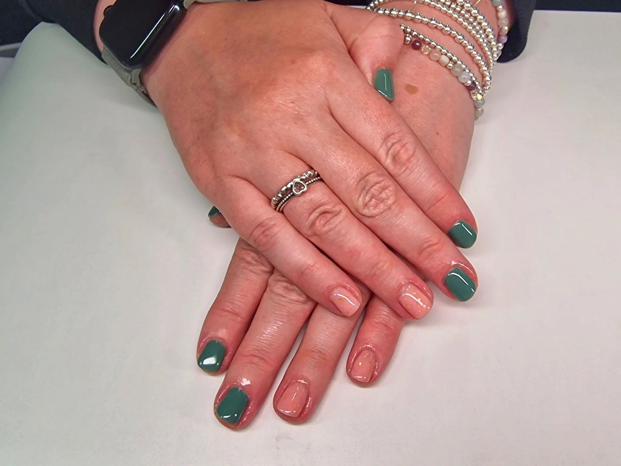 🌿

💅 Service: BIAB Gel Fingers 
🕑 Time: 60 mins
💷 Cost: &pound;36

Check Availability &amp; Book Online at www.strawberrybronze.co.uk 🍓

🧴Products: 
@the_gelbottle_inc 
@labology3 
@glitterplanetuk 
@thecuticlelab.ltd 
@brazzcare_official 
@kat