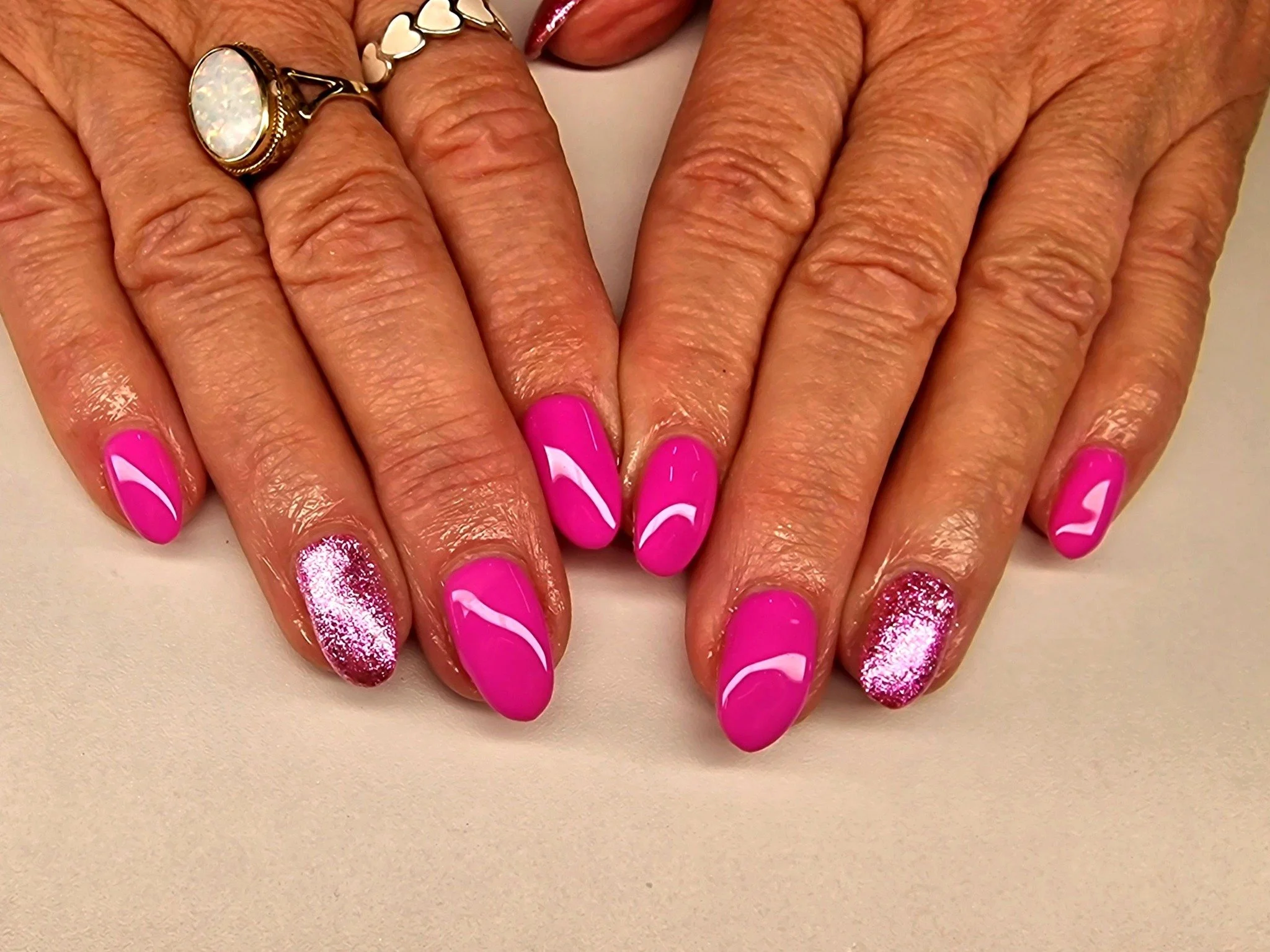 🩷

💅 Service: BIAB Gel Fingers 
🕑 Time: 60 mins
💷 Cost: &pound;36

Check Availability &amp; Book Online at www.strawberrybronze.co.uk 🍓

🧴Products: 
@the_gelbottle_inc 
@labology3 
@glitterplanetuk 
@thecuticlelab.ltd 
@brazzcare_official 
@kat