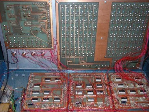 832 Internals