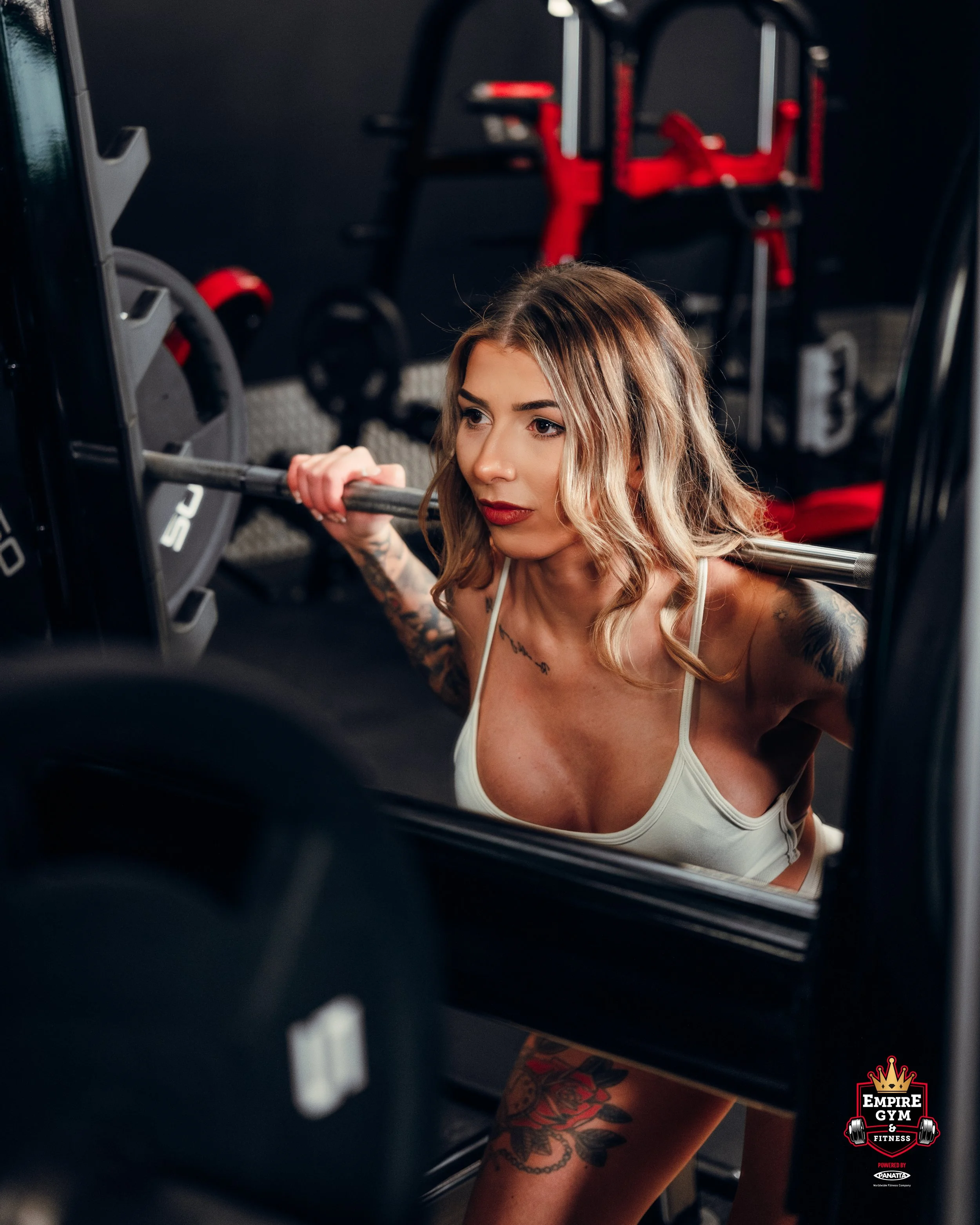 Naomi Shoot Empire squat mirror.JPG