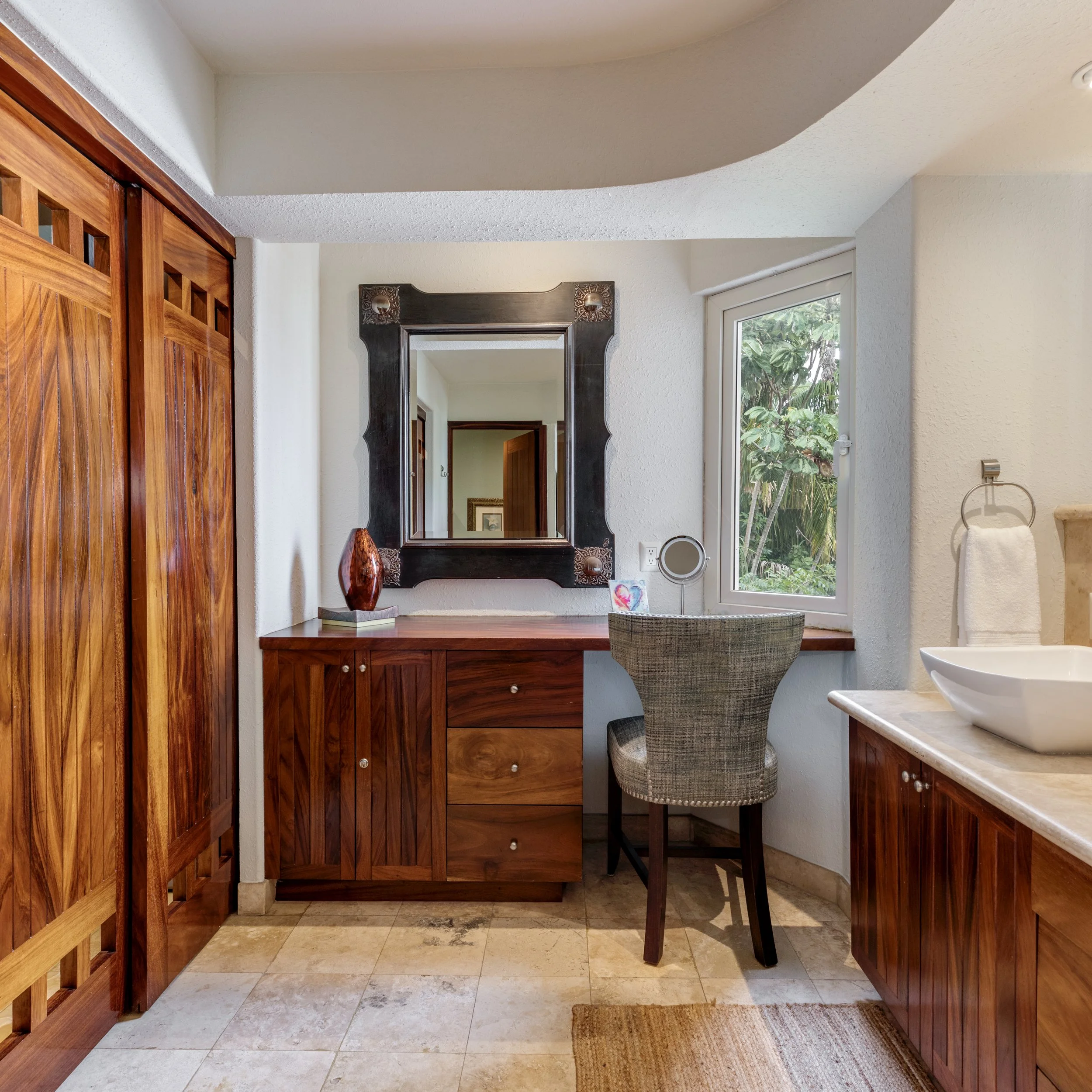 08-Primary Bath_03.jpg
