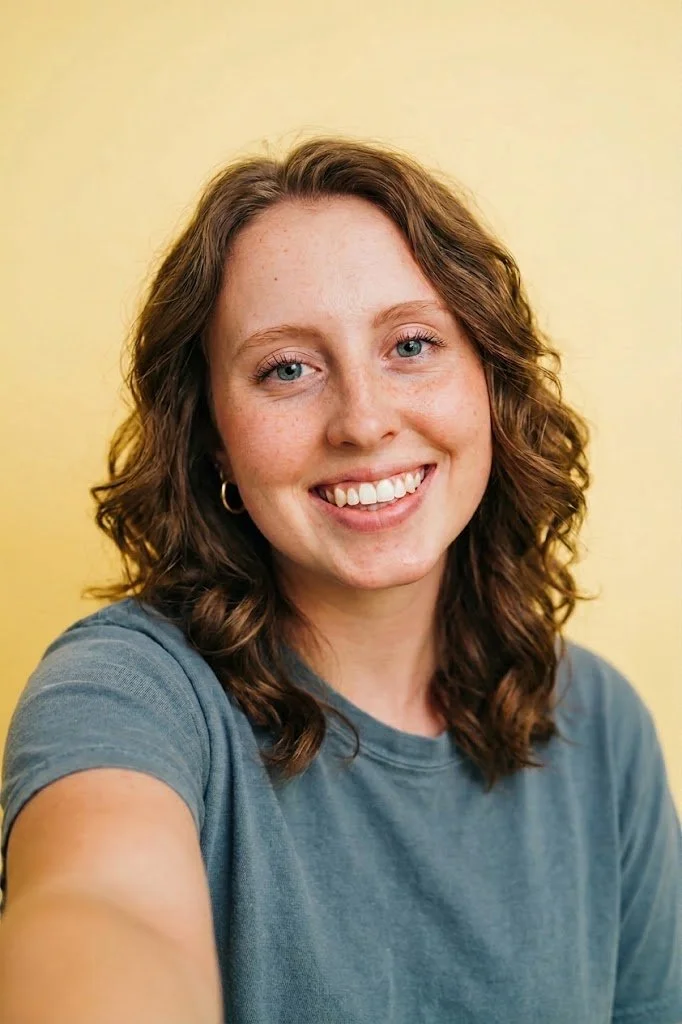 Maci is an esthetician, specialising in facials, waxing, lash lifts and tints