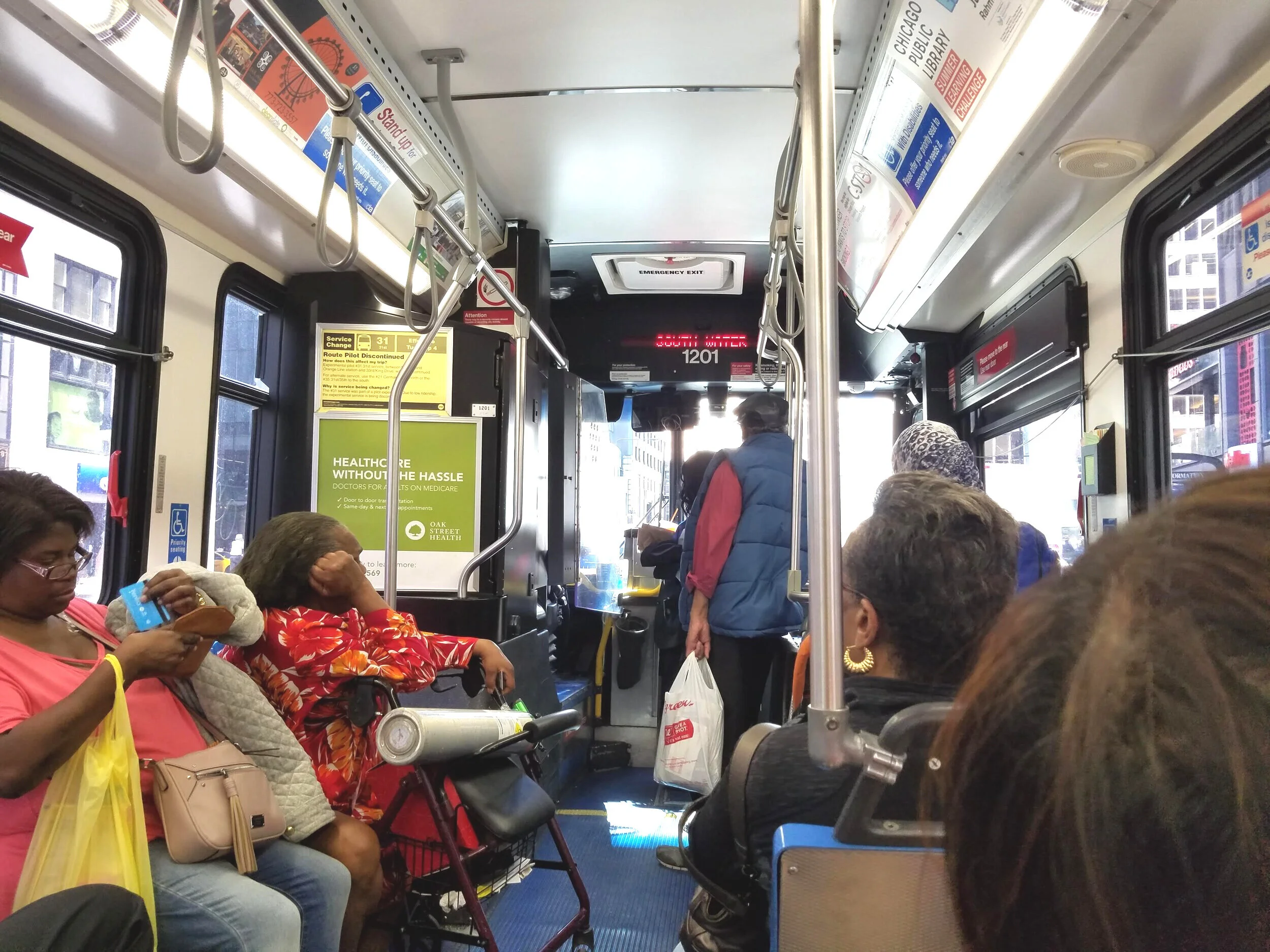 (c) 2018, Purifoye. Southbound CTA bus