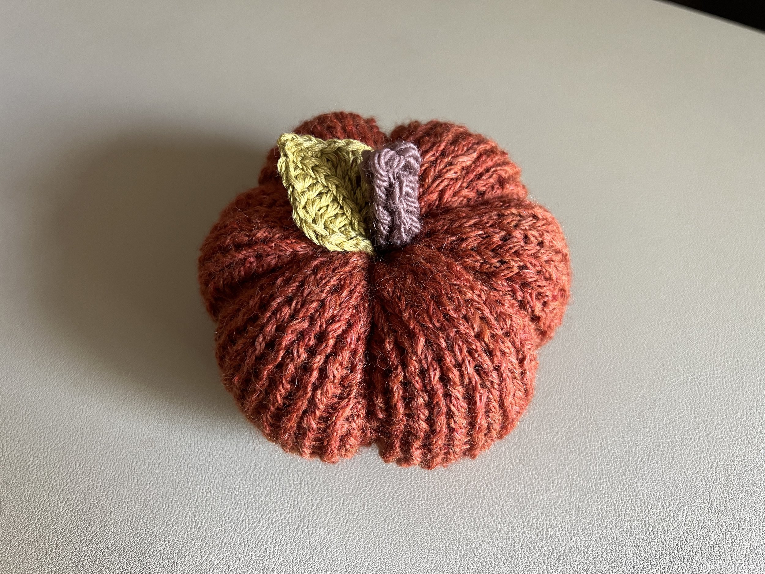 Knitting Machine Pumpkin Tutorial 