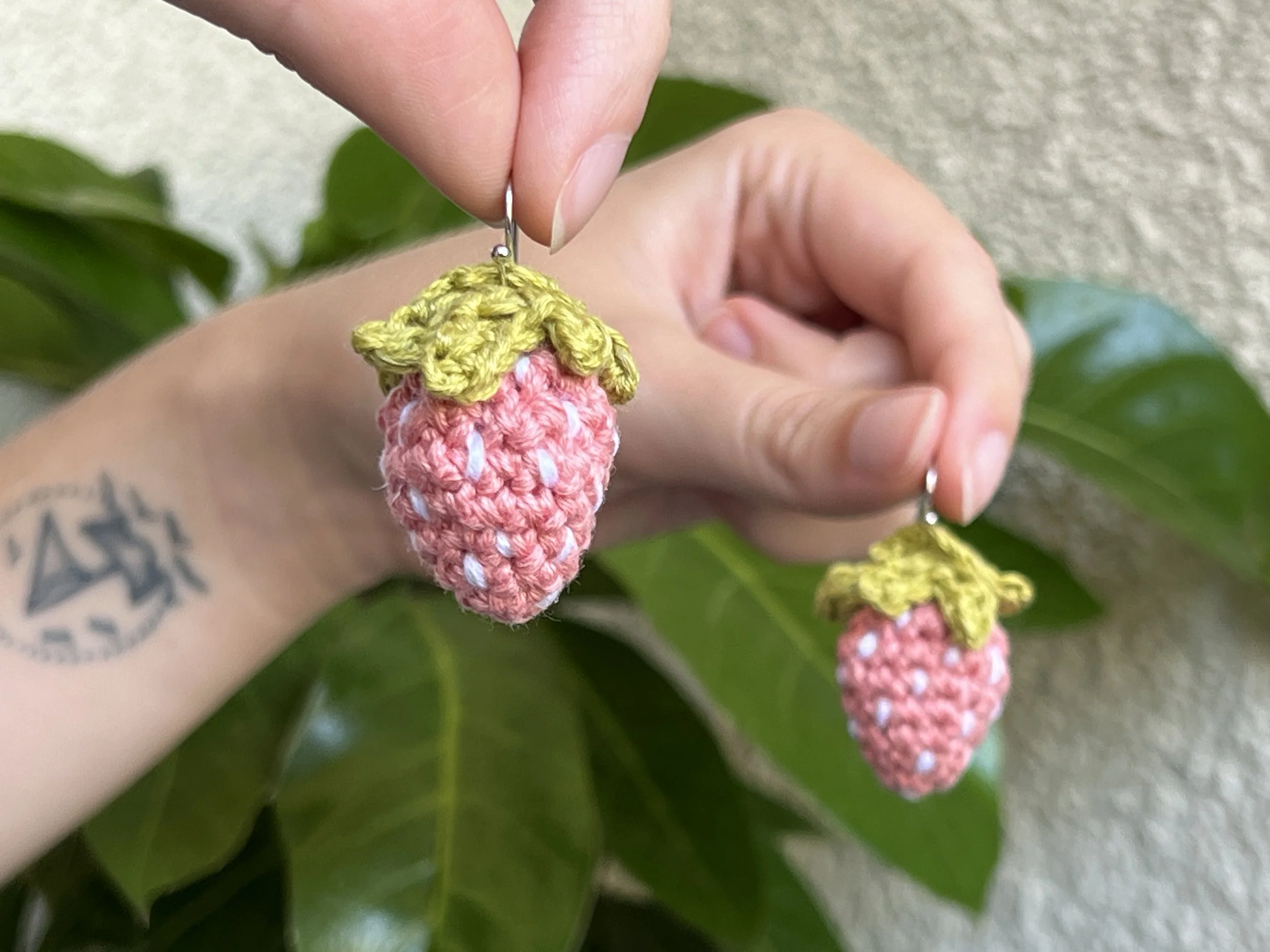 Crochet Strawberry Earrings FREE Written Pattern — Quinn Timara