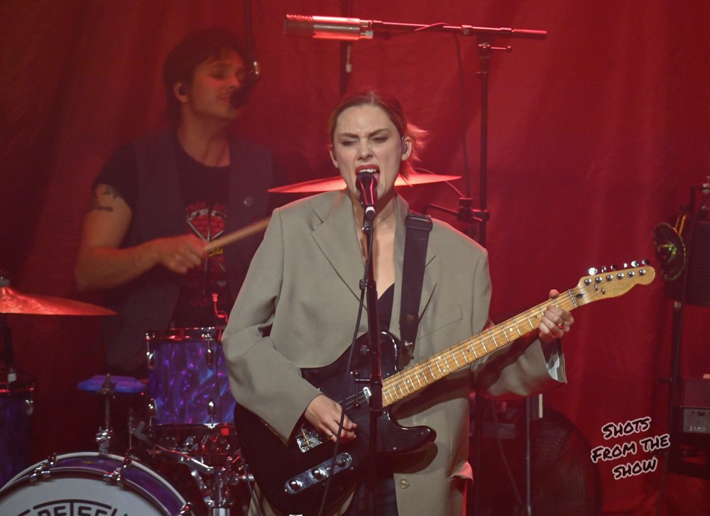 MikePfeiffer_StAndrews_WolfAliceMT-4392.jpg