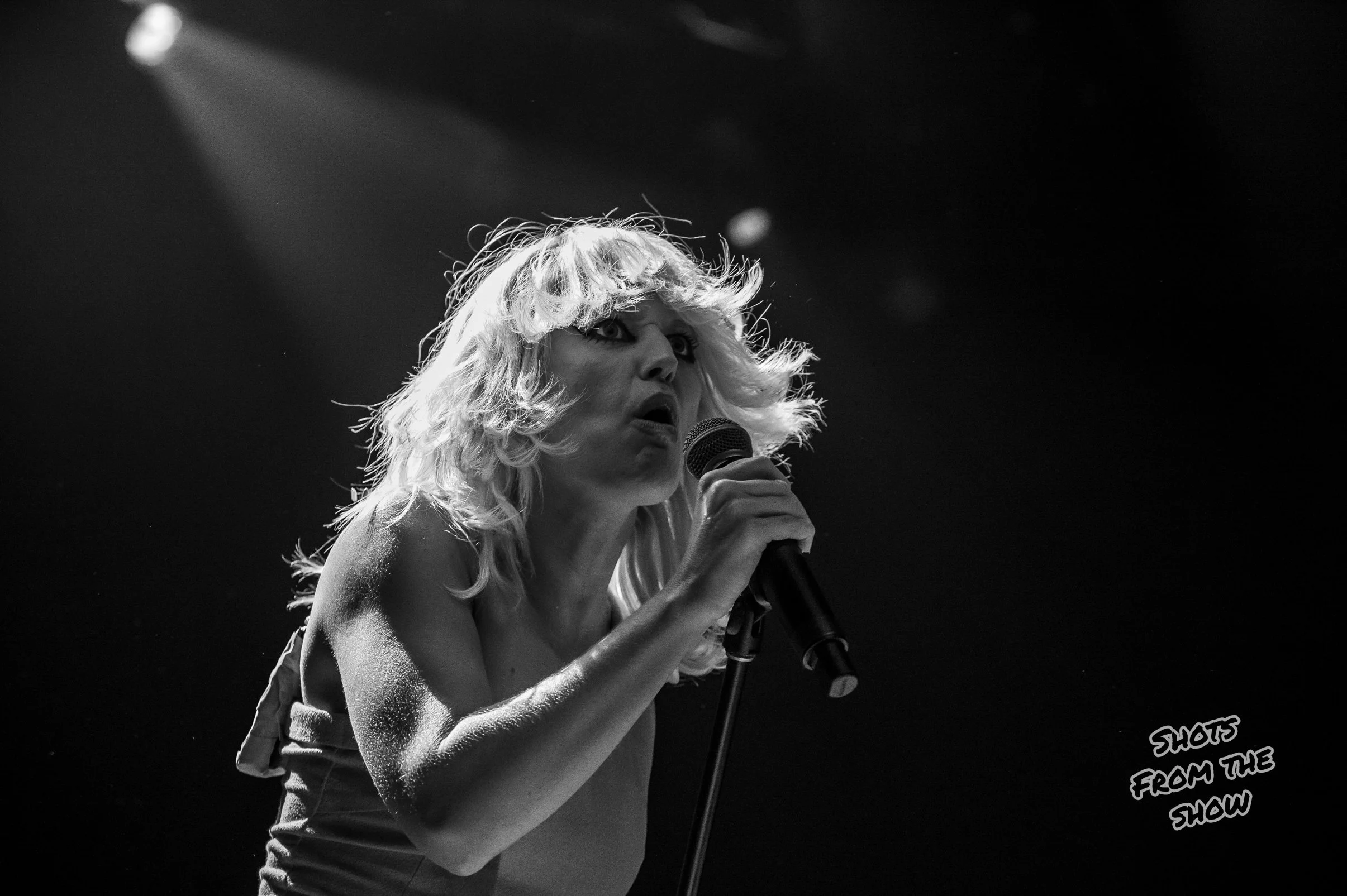 amyl and the sniffers-6.jpg