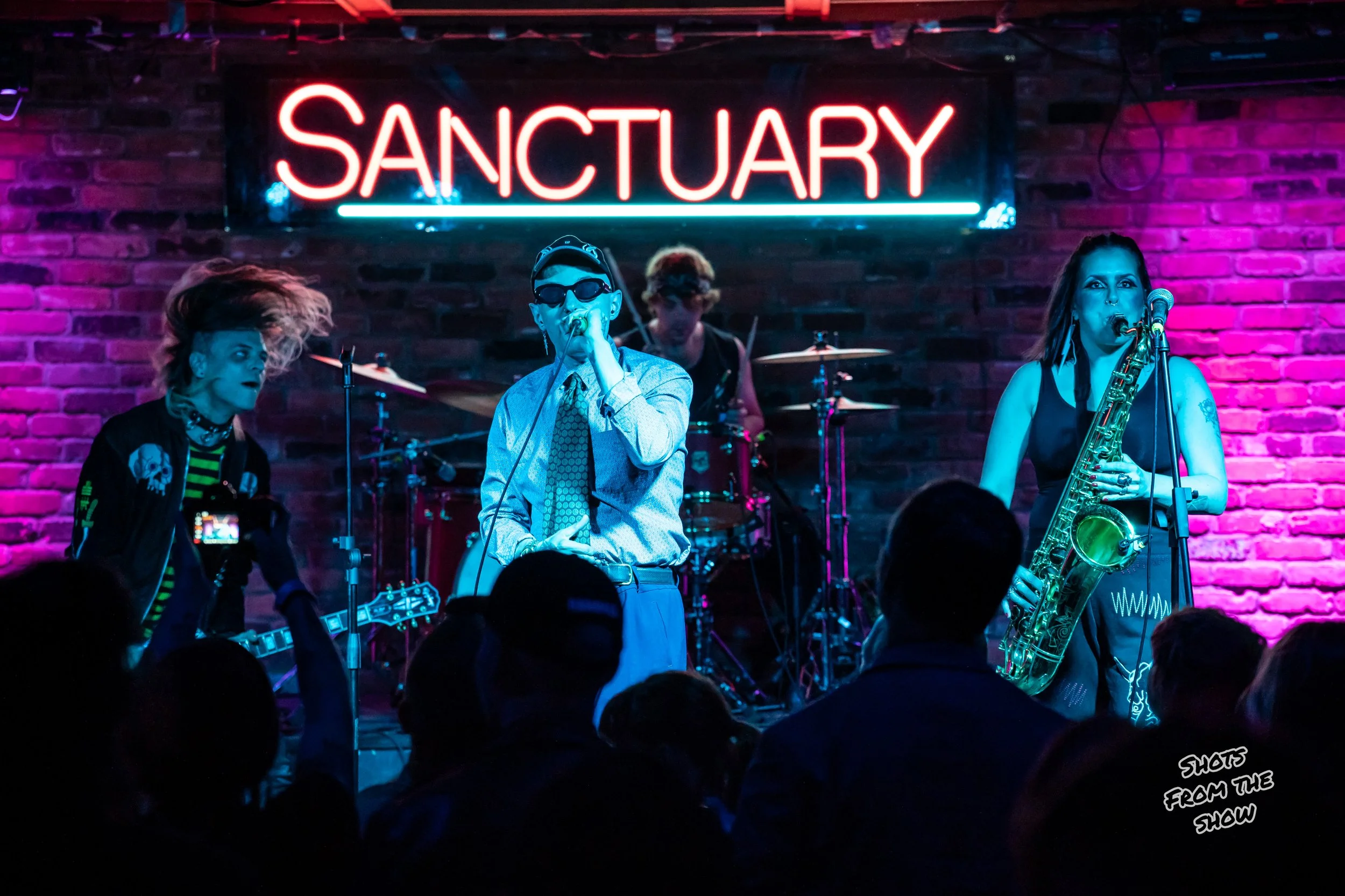 Crazy and the Brains-42.jpg