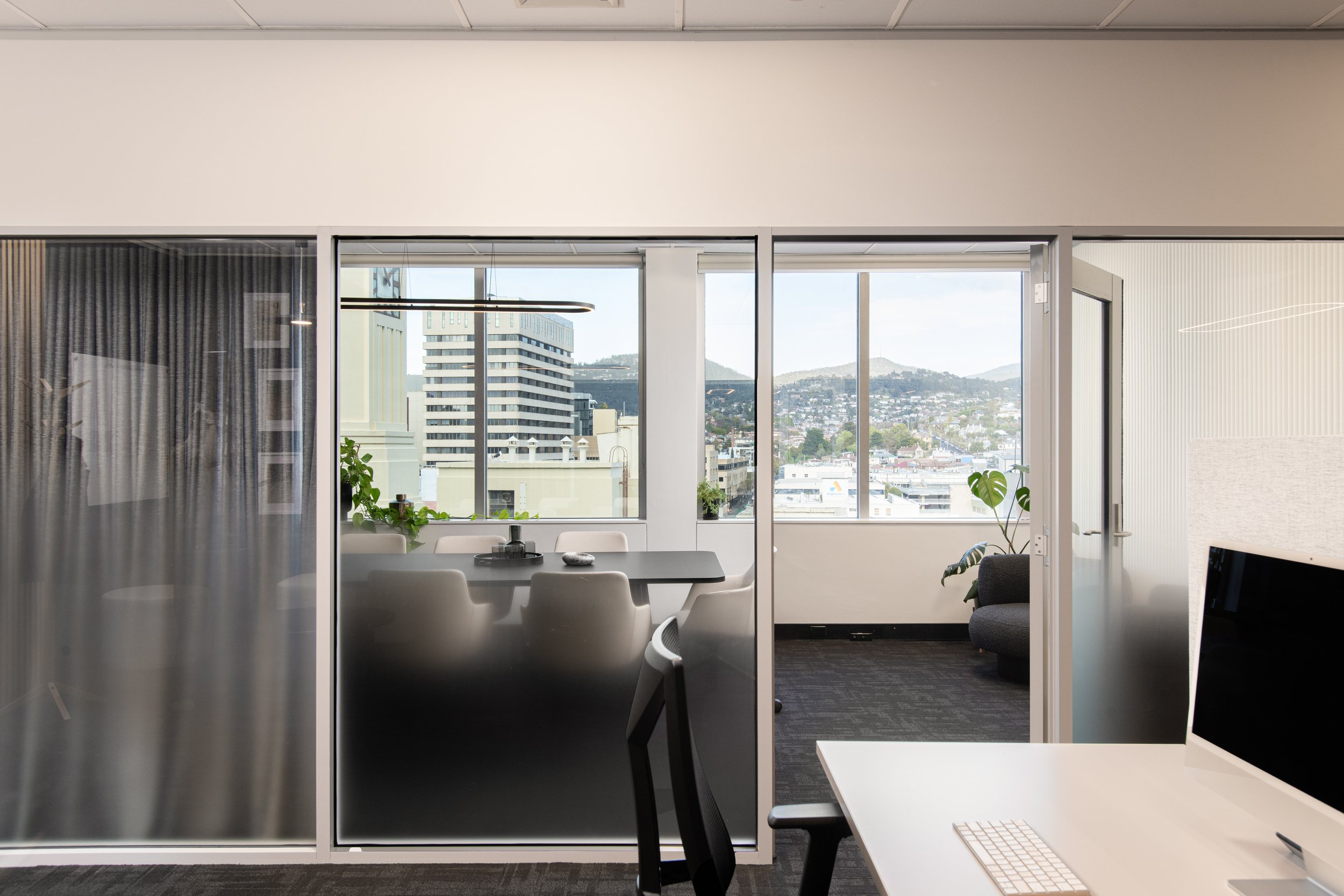 BentleyWorkspaces_Gloo_04.jpg