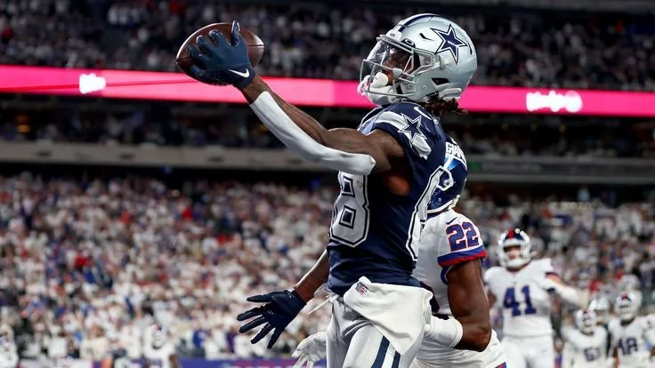 Cowboys Extend Their Winning Streak Against the Giants 