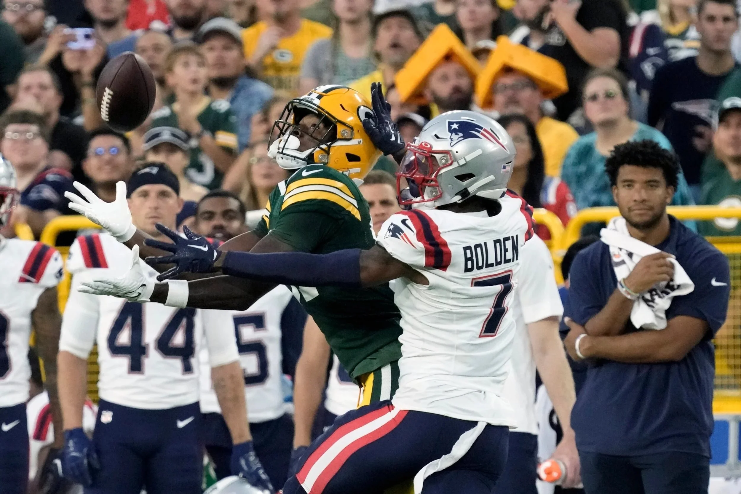 Patriots vs Packers Suspended in 4th
