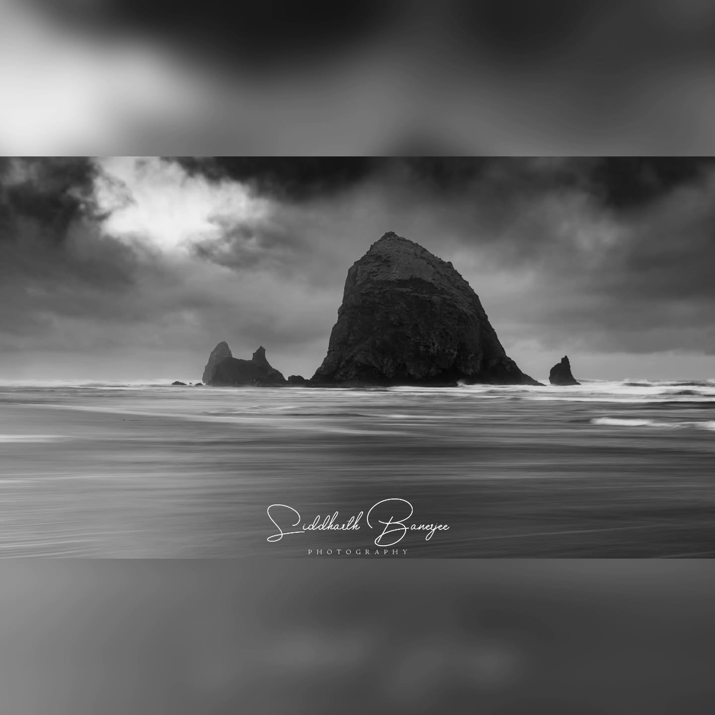 Cannon Beach slowed down for a dreamy scene...

#OregonAdventures #oregoncoastline #haystackrock #sonyalpha #sidbphotoslandscape