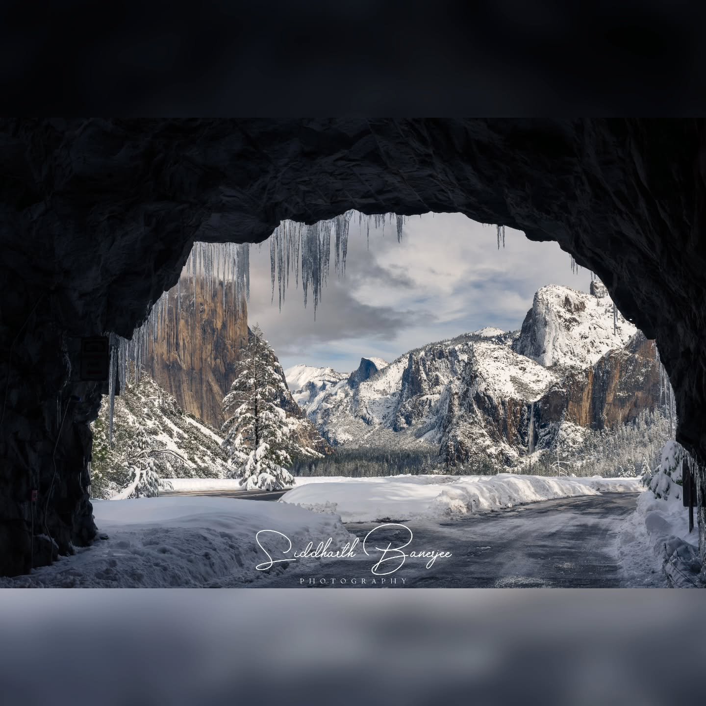 Paradise on earth 🌎 
Snow covered Yosemite is a view to behold! Here are the frames as you venture out of the tunnel to the viewpoint, all the while telling yourself "remember to breathe"
#yosemitevalley #naturestories #winterwonderland