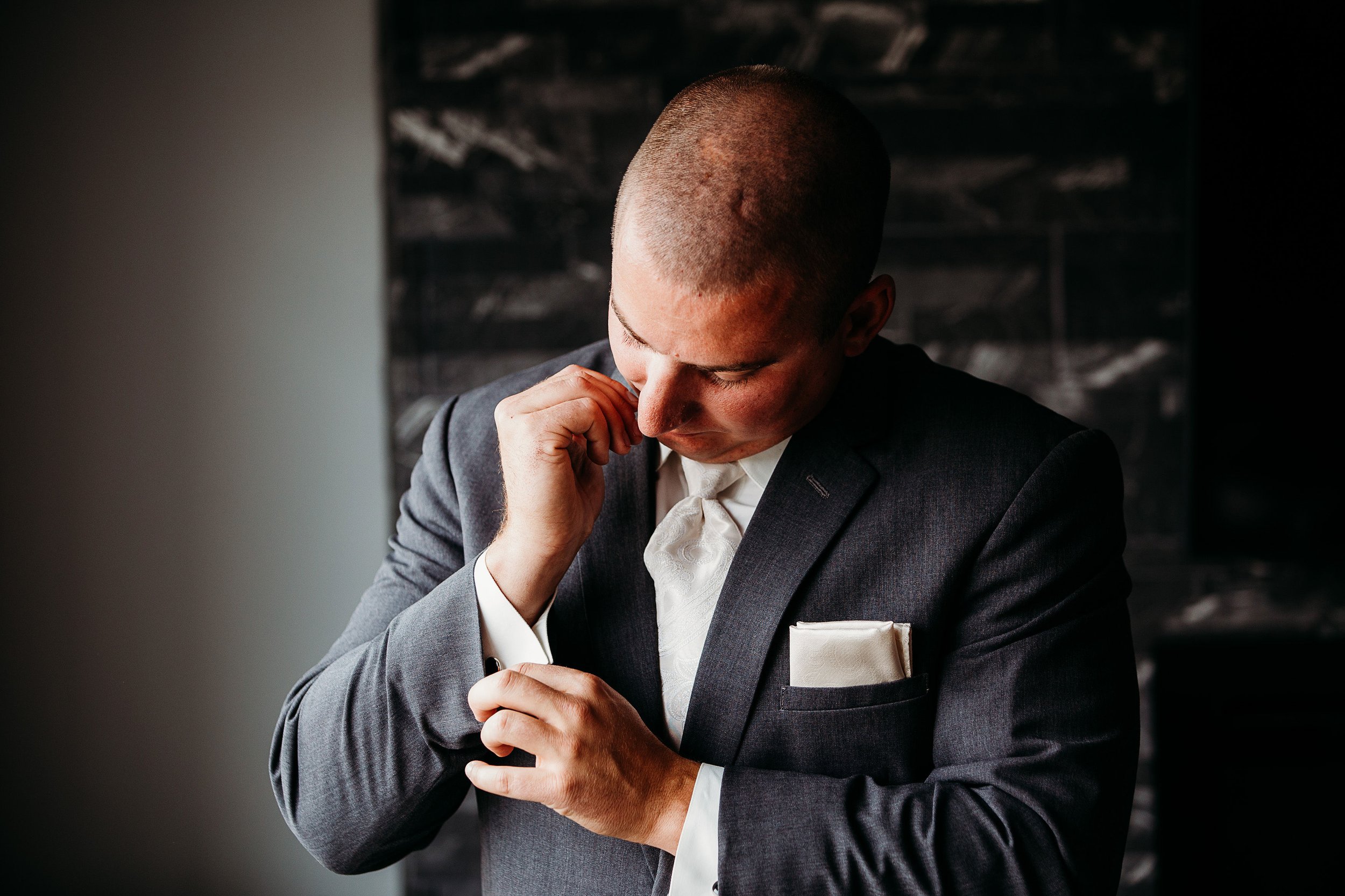 GroomGettingReady-25.jpg