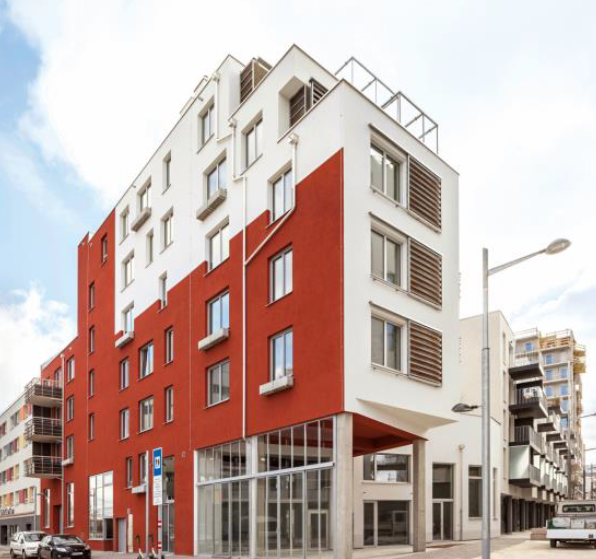 ECOLOGICAL SOLID BRICK CONSTRUCTION PROVIDES A HEALTHY, NATURAL INDOOR CLIMATE