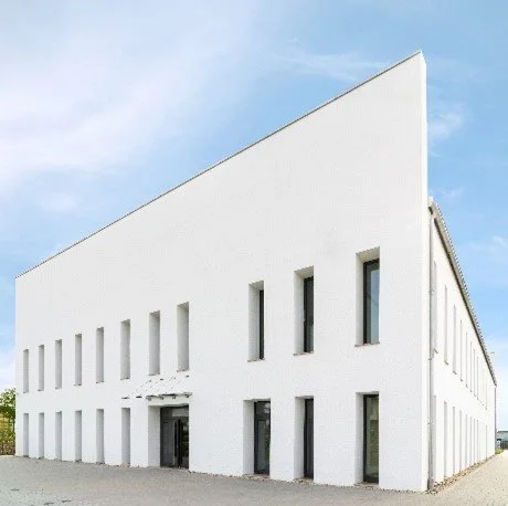 SUSTAINABLE AND CO2-NEUTRAL HEATING AND COOLING
