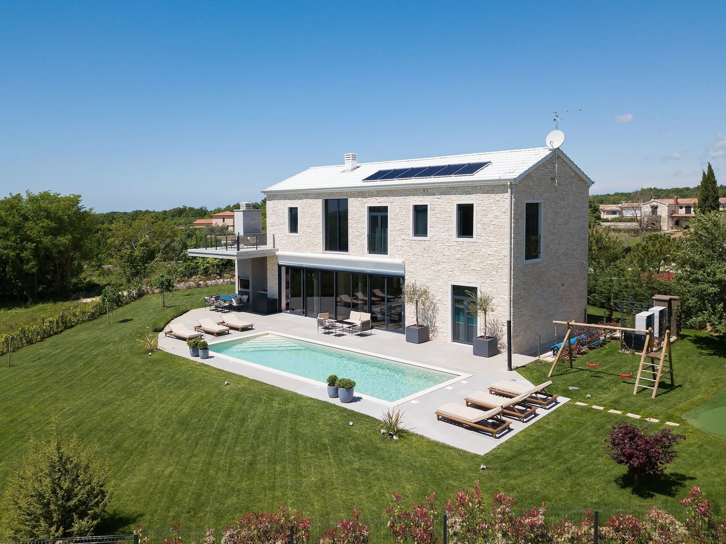  ©  www.valensresidence.com  