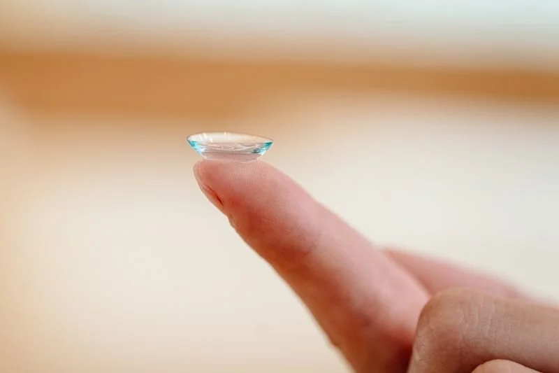 Woher Weiß Ich Ob Kontaktlinse Noch Im Auge Ist Kontaktlinsen — Niemeyer Augenoptik Braunschweig
