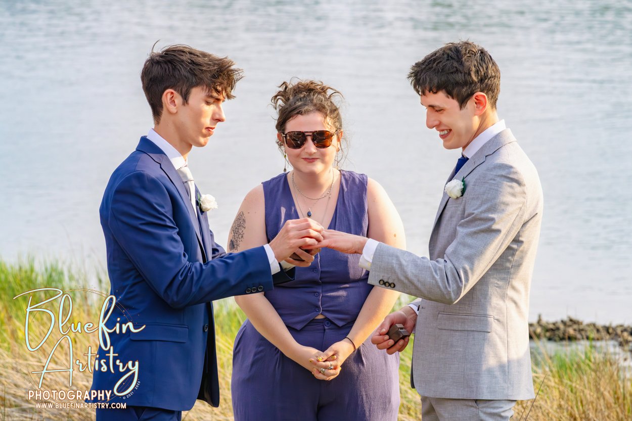 Wedding photography Beaufort Hotel, North Carolina. Bluefin Artistry Wedding Photographer in Eastern North Carolina. Beaufort Weddings.