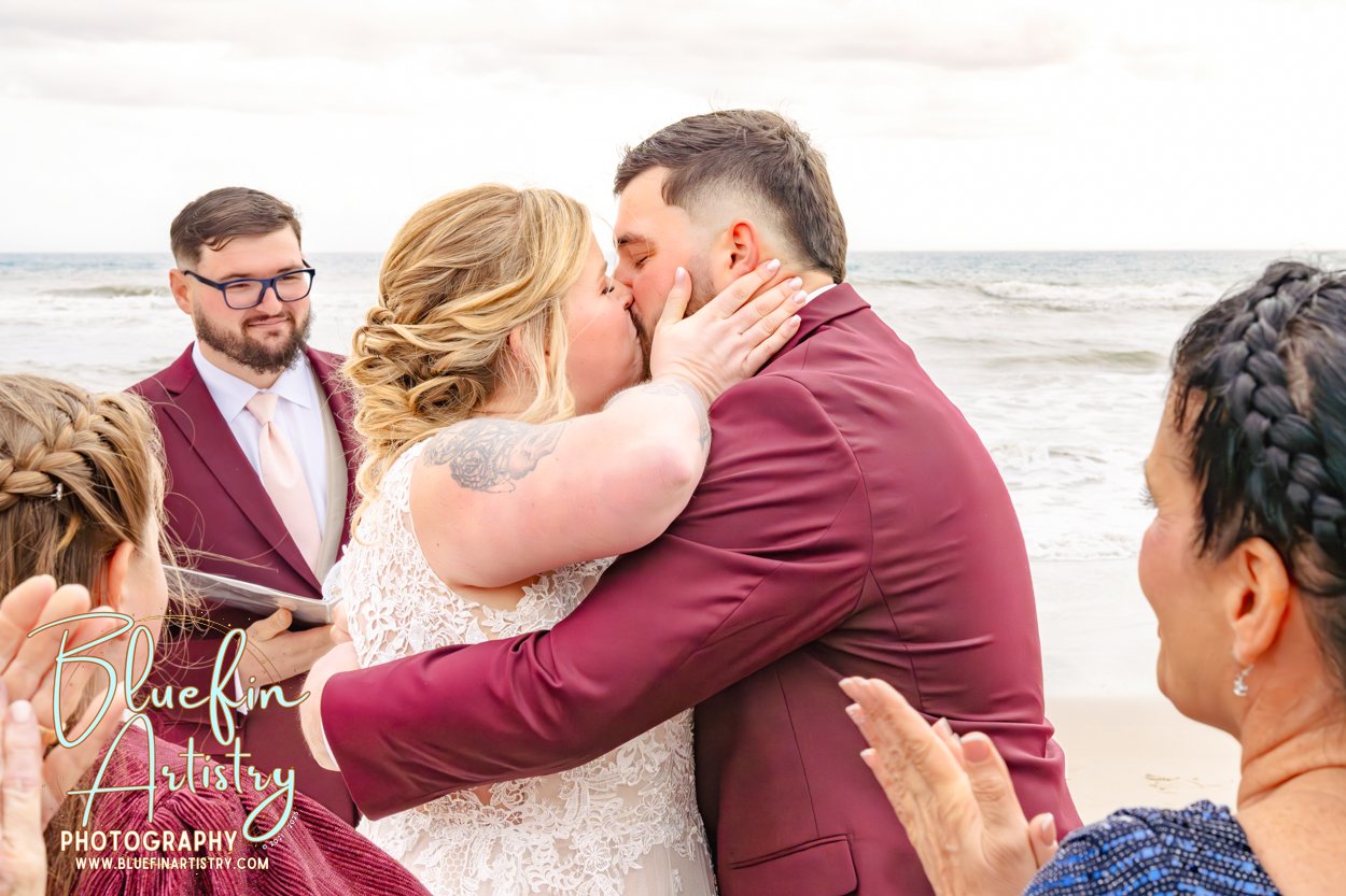 Wedding photography in Emerald Isle, North Carolina. Bluefin Artistry Wedding Photographer in Eastern North Carolina. Emerald Isle Beach Weddings. Star Hill Golf Club in Cape Carteret, North Carolina.