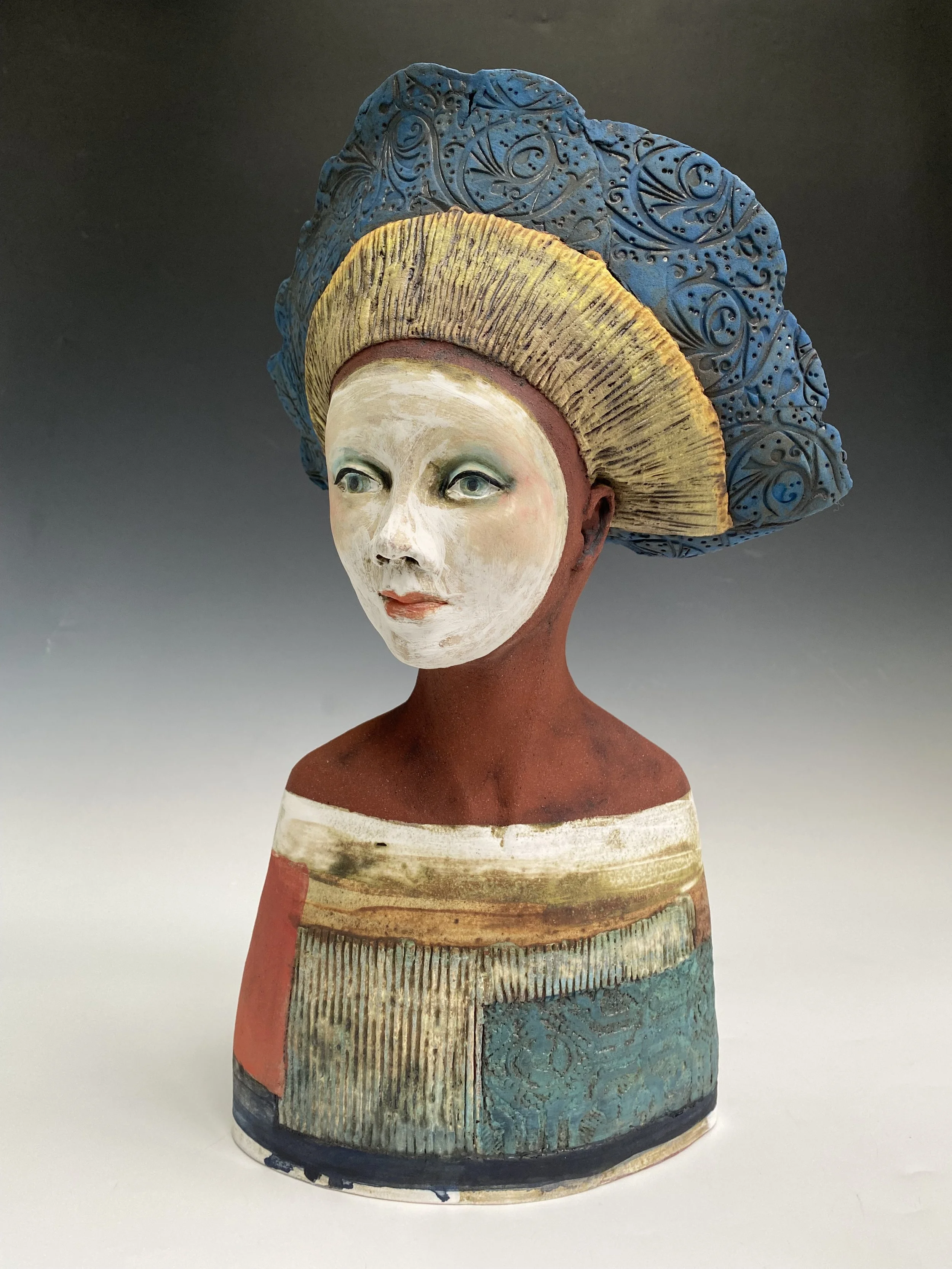 Bust with blue hat/ twist - Height 41cm