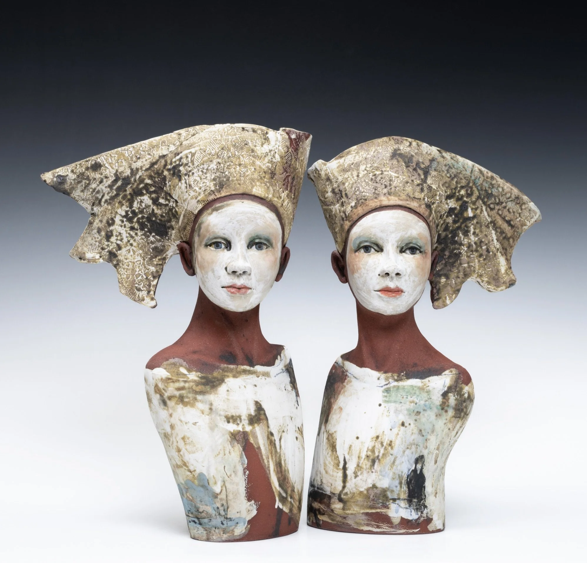 Pair of flag hat /red clay torsos - Height 43cm