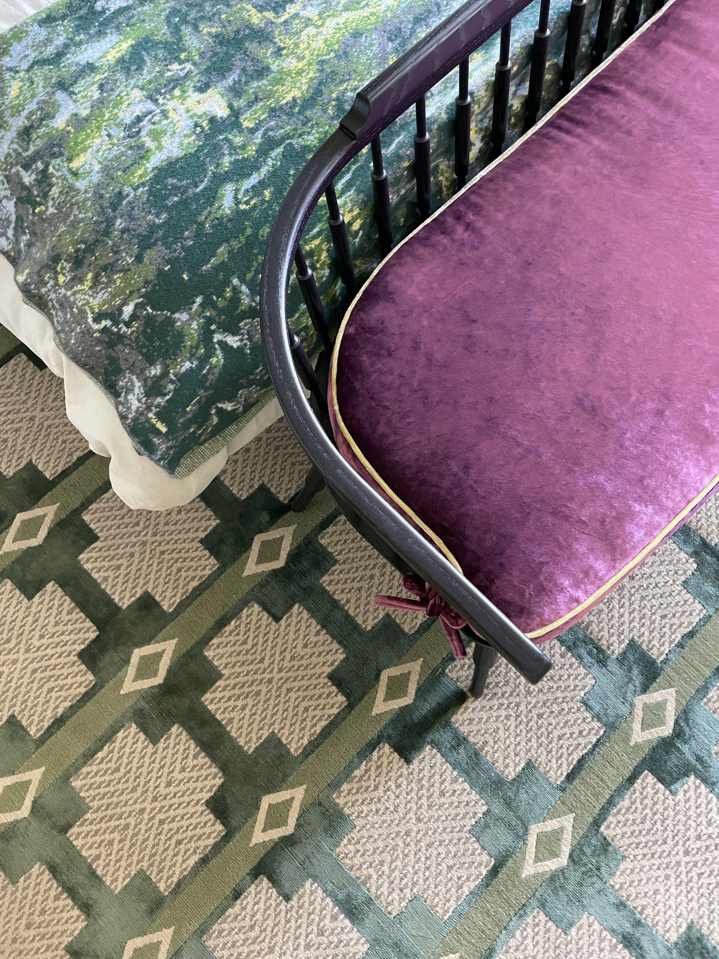 Hikira Emerald Handknotted Geremia Design 2.JPG