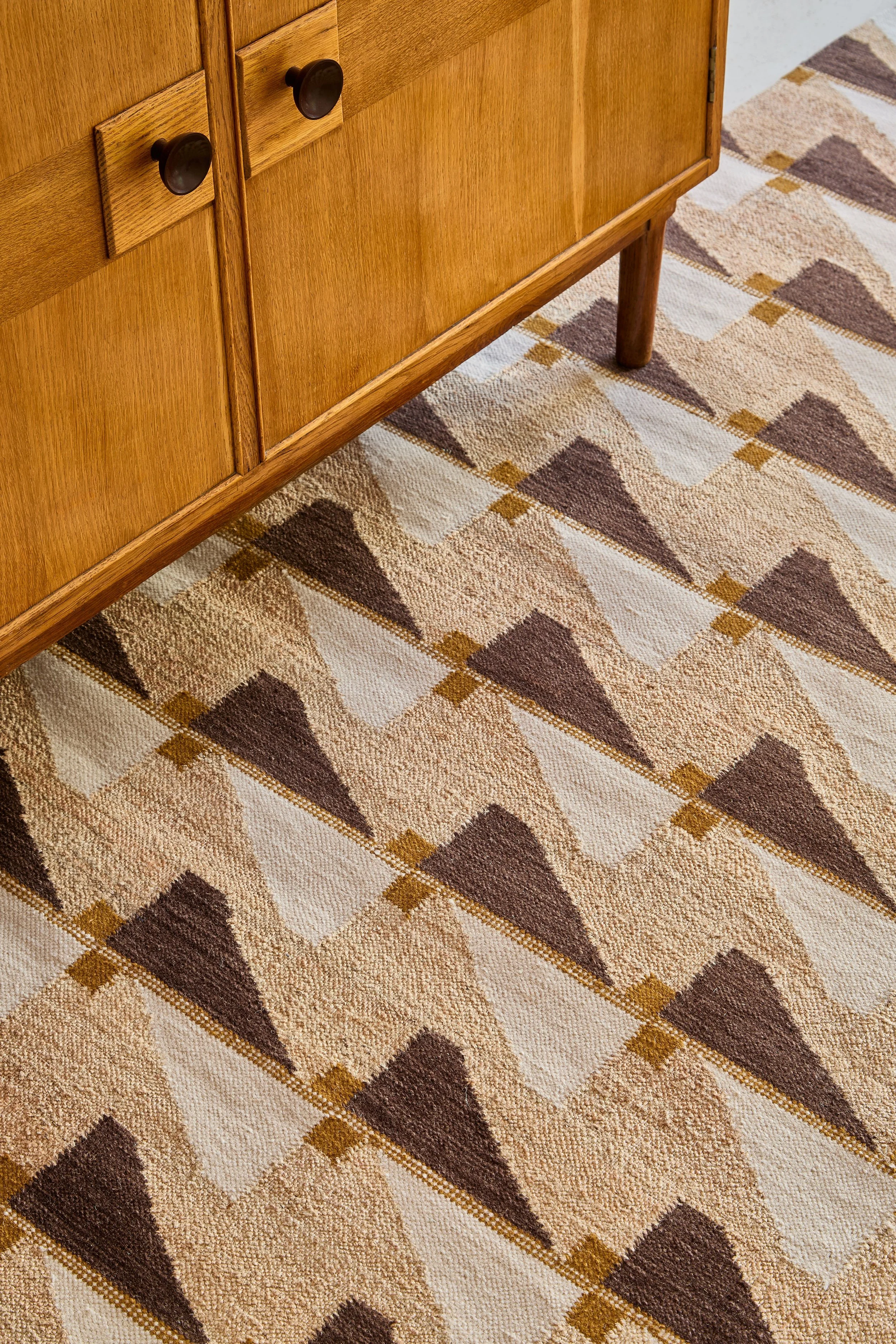 JUTE 4: FLATWEAVE ‘ZEPHYR’ HUSK DETAIL PORTRAIT.jpg