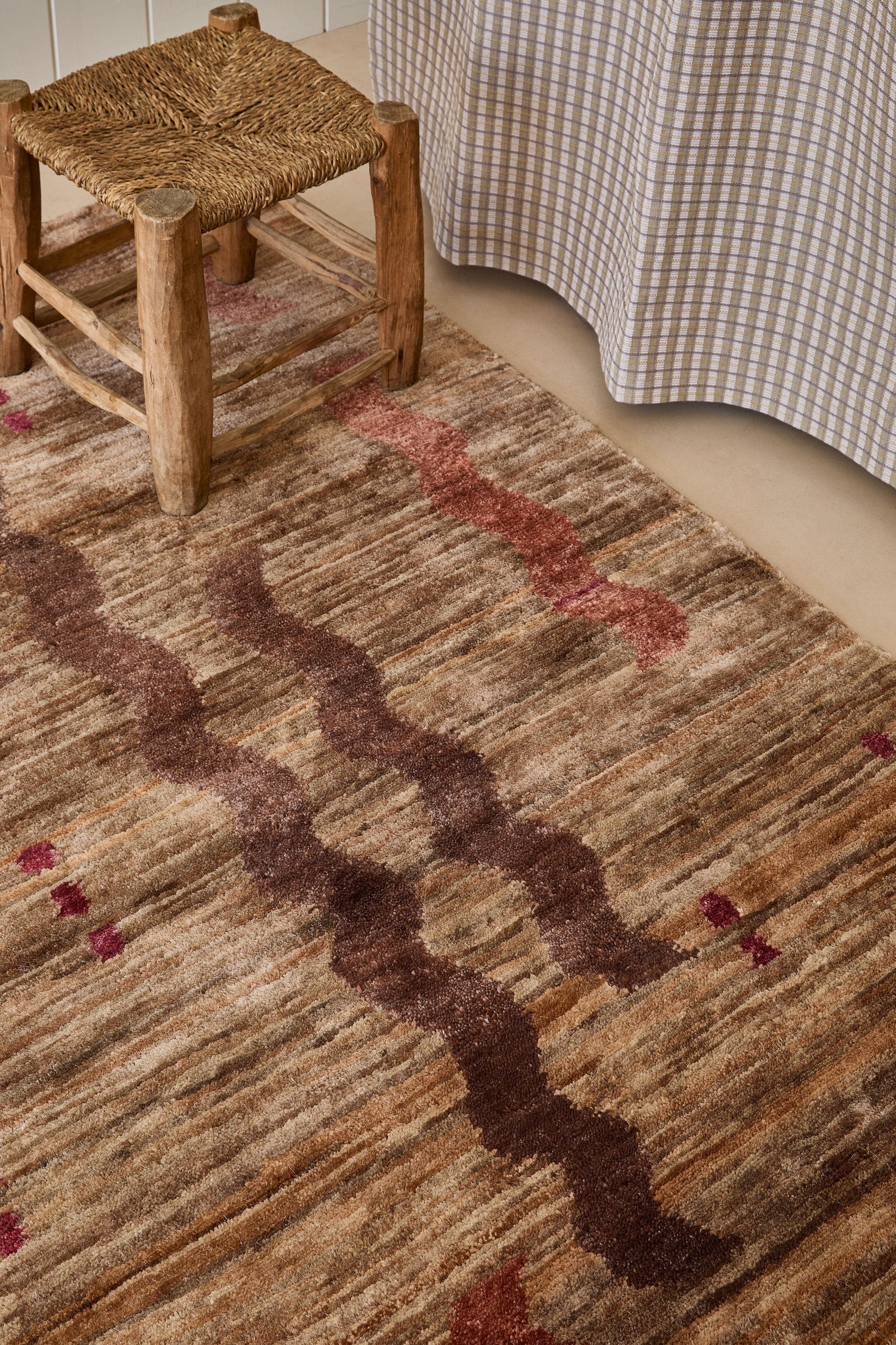 JUTE 8: HAND KNOTTED ‘ECHO’ NUT RUNNER DETAIL PORTRAIT.jpg