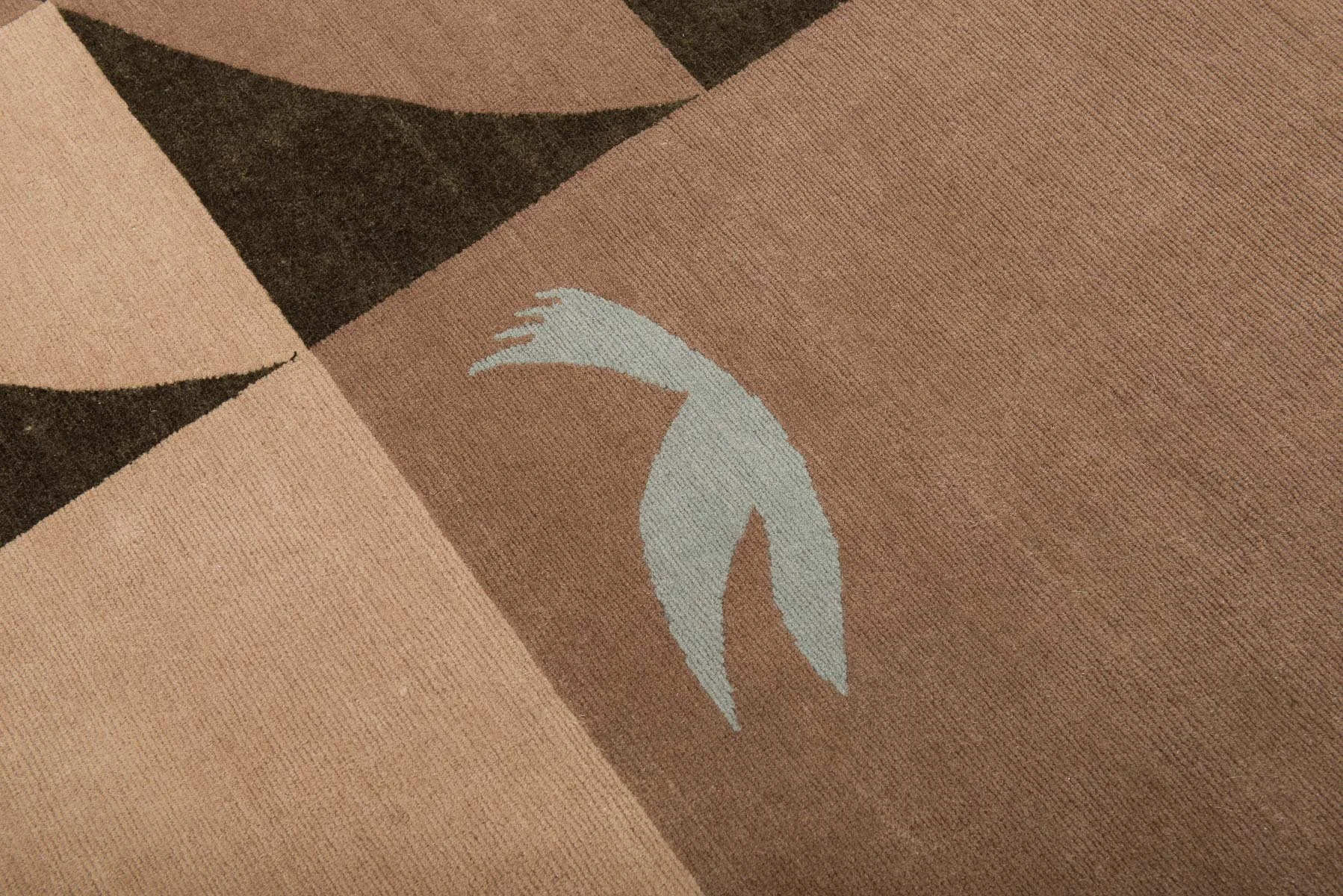 VEIL RUG HK, DAZED | DETAIL 11 | ELSEWHERE COLLECTION | A RUM FELLOW.jpg