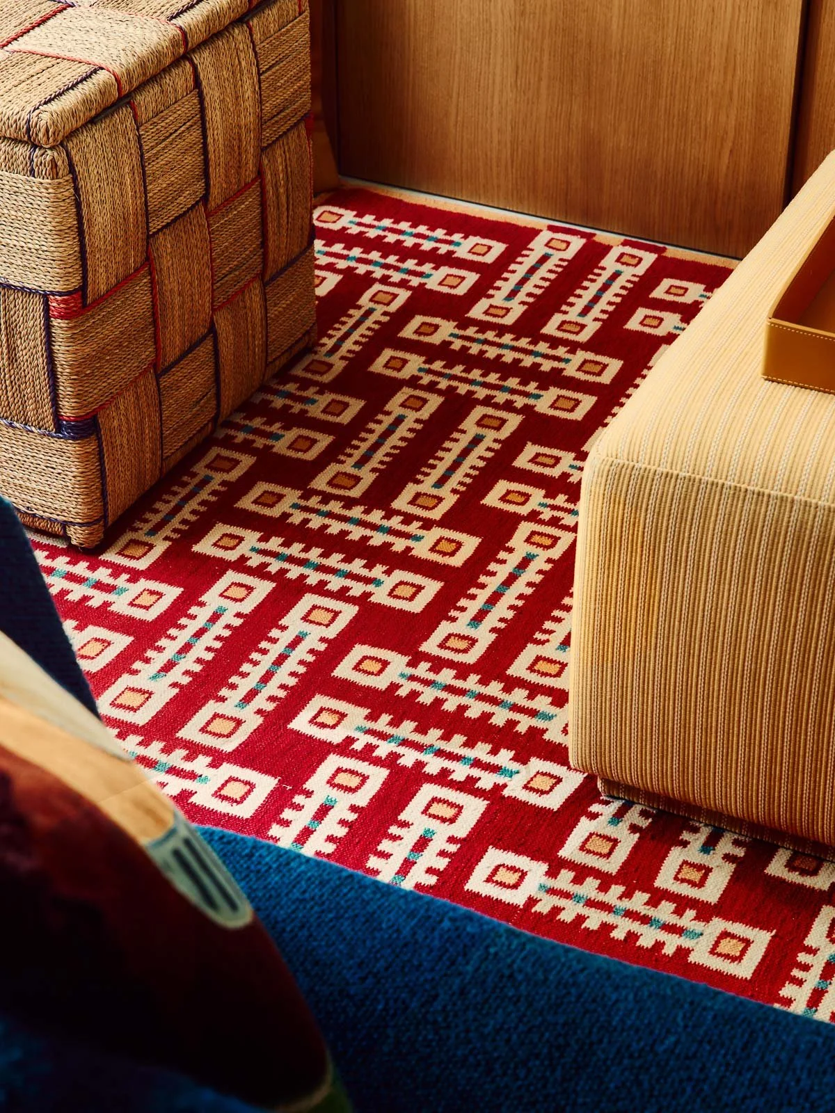 MARITSA RUG FW, POINTSETTIA - A RUM FELLOW - Interior Cleme De Grivil -  photo Milo Hutchings-2.jpg