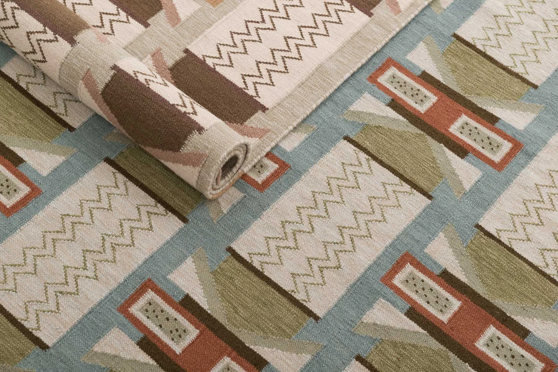 CARTHEN RUG FW LLYN & ROE | COLLECTION SHOT | WILD ABANDON COLLECTION | A RUM FELLOW (13).jpg
