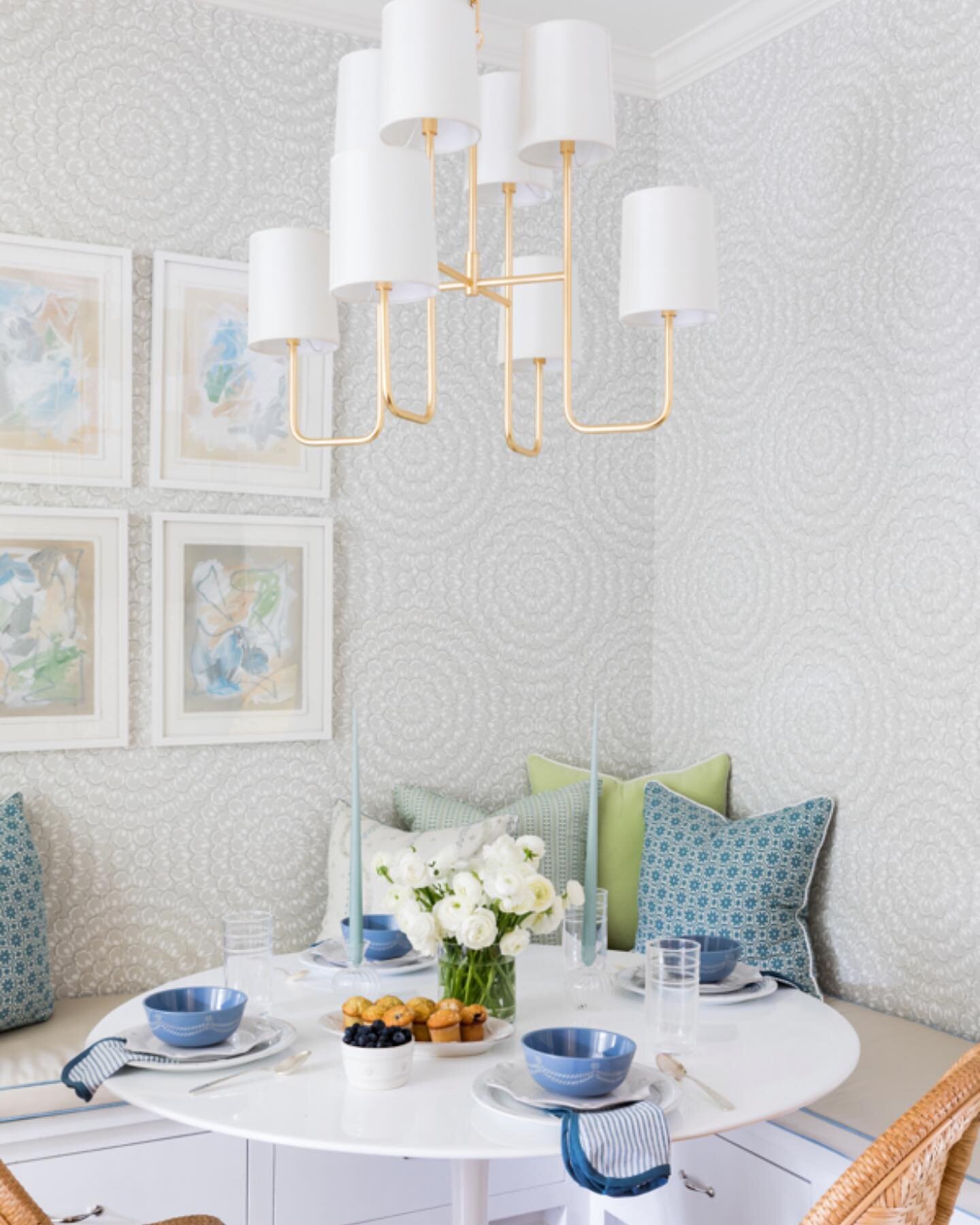 A recently completed breakfast nook for the sweetest little family. 💚

📸: @lauranegrichilders &bull; #wyattdesigns