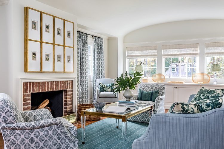 Proof that you can have a beautiful family room that is also highly functional! 

As seen in the June issue of @atlantahomesmag , we designed this space for a young family who entertains regularly. All of the upholstery fabrics are indoor/outdoor and