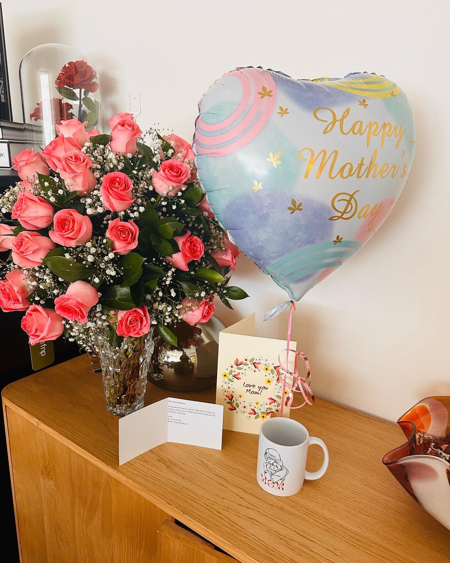 Happy Mother&rsquo;s Day 🥰🥰 
.
#thingsthatmakemehappy #thingsthatmakemegohmmm #instalike #happymothersday #happymoment #positivevibes #healingjourney #upliftingwords #flowers #balloons #mychildren #mychildrenaremyworld #blessed #grateful
