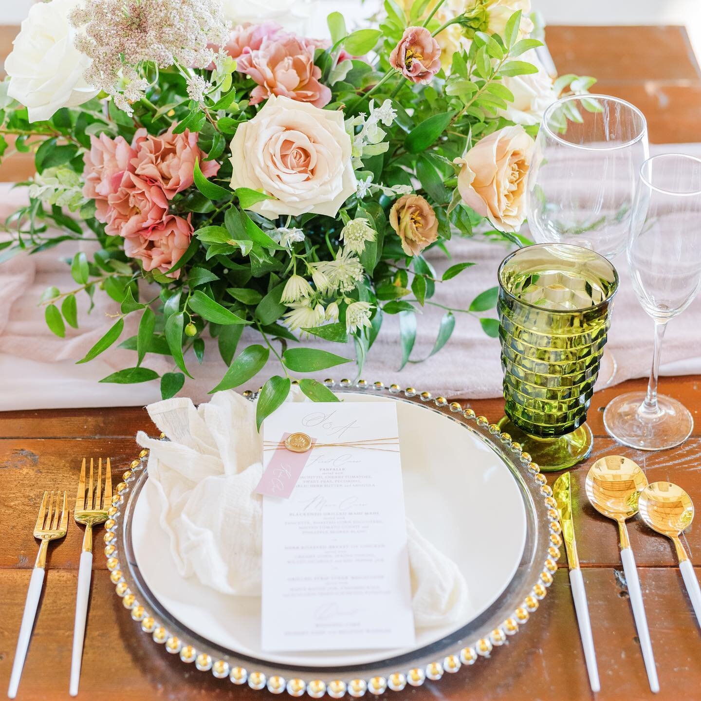 It&rsquo;s all in the details to create the perfect tablescape. 

Things to consider when putting together your wedding tables:
Unique silverware
Textured charger
Flowing table runner
Custom stationary 
Antique cups
Colorful taper candles
And of cour