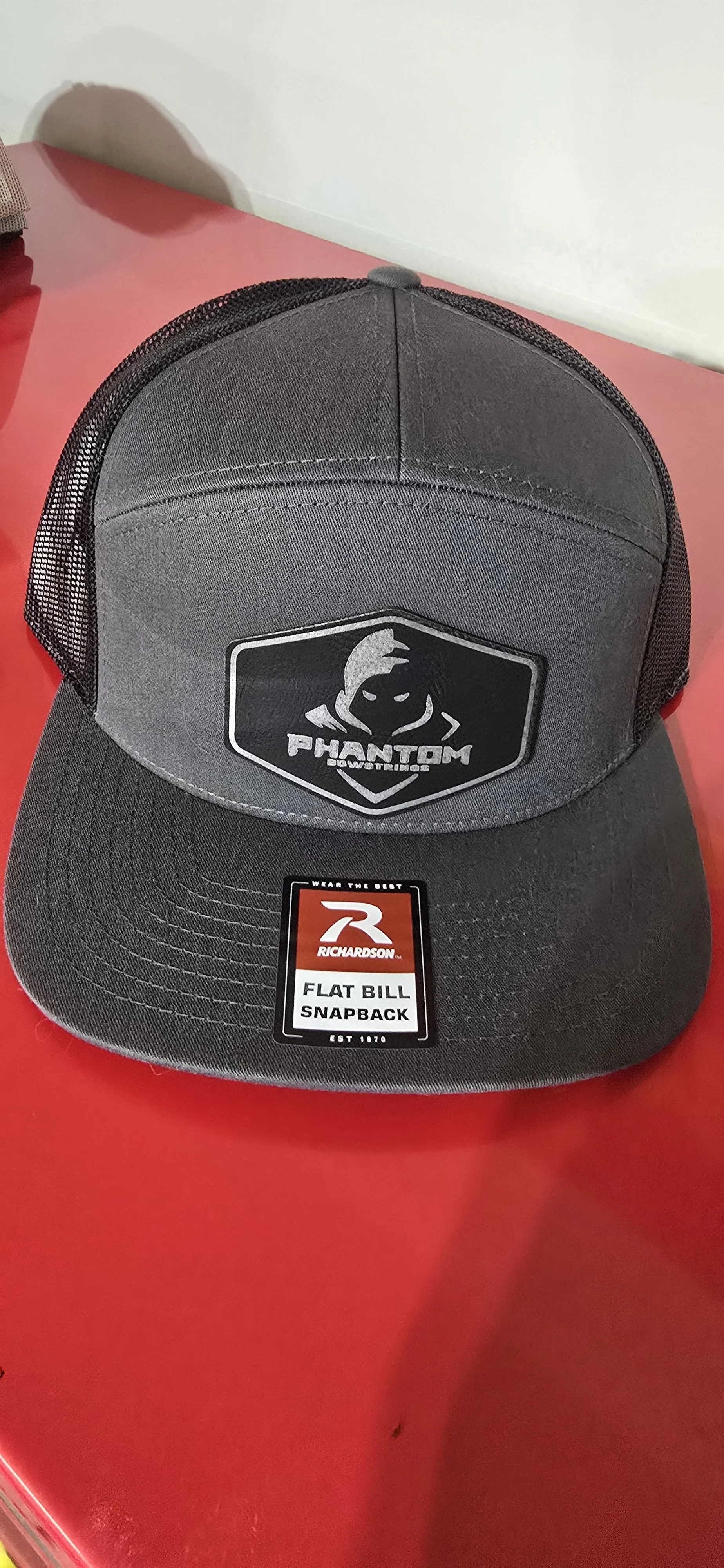 Flat bill grey front black back