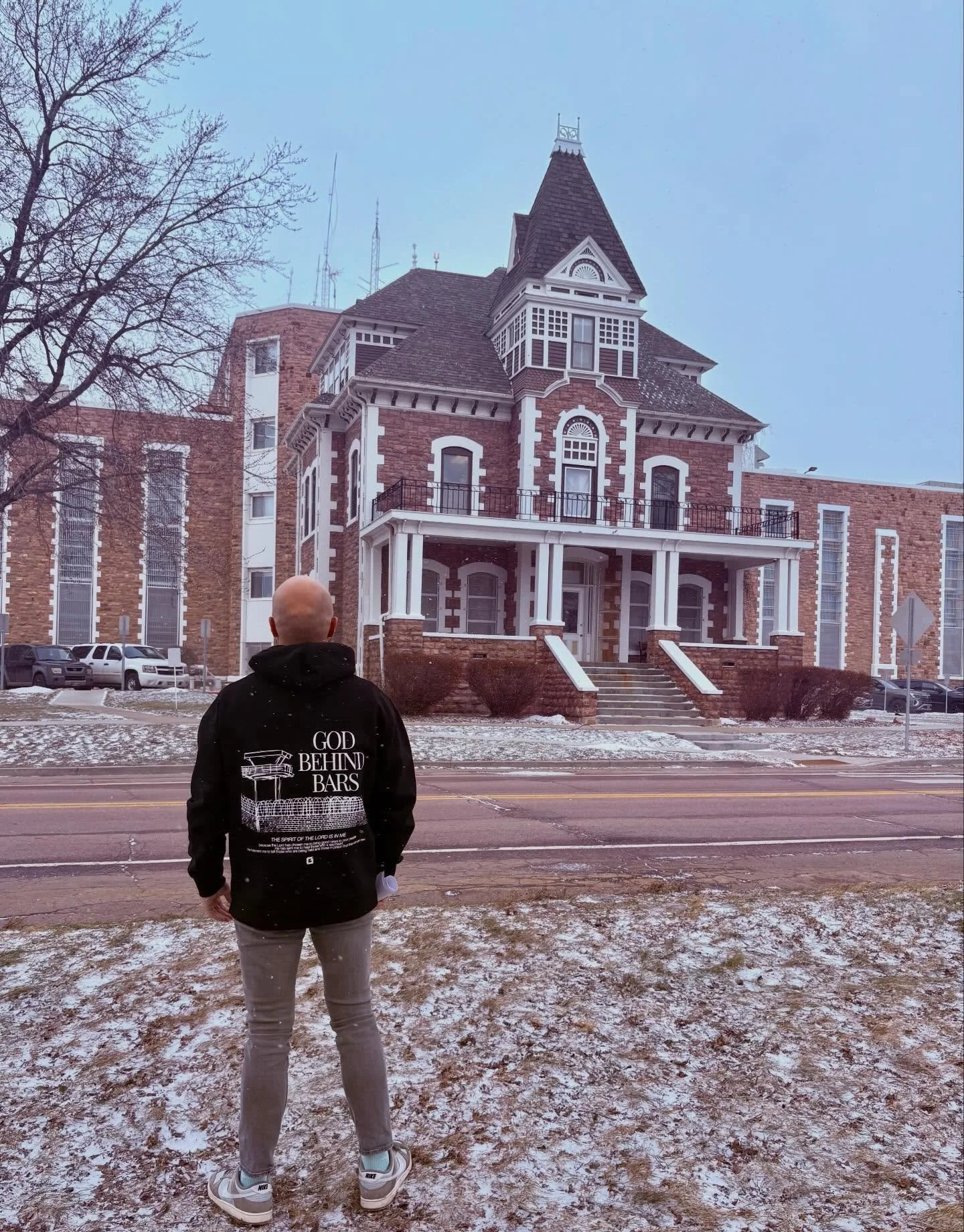 Prayer Request: I&rsquo;m beyond excited! A crew of us from @iamembrace are about to lead a worship service at The Hill for the very first time! 🙌🏻

I would be so grateful if you&rsquo;d pray that this service &amp; message connects with these men!