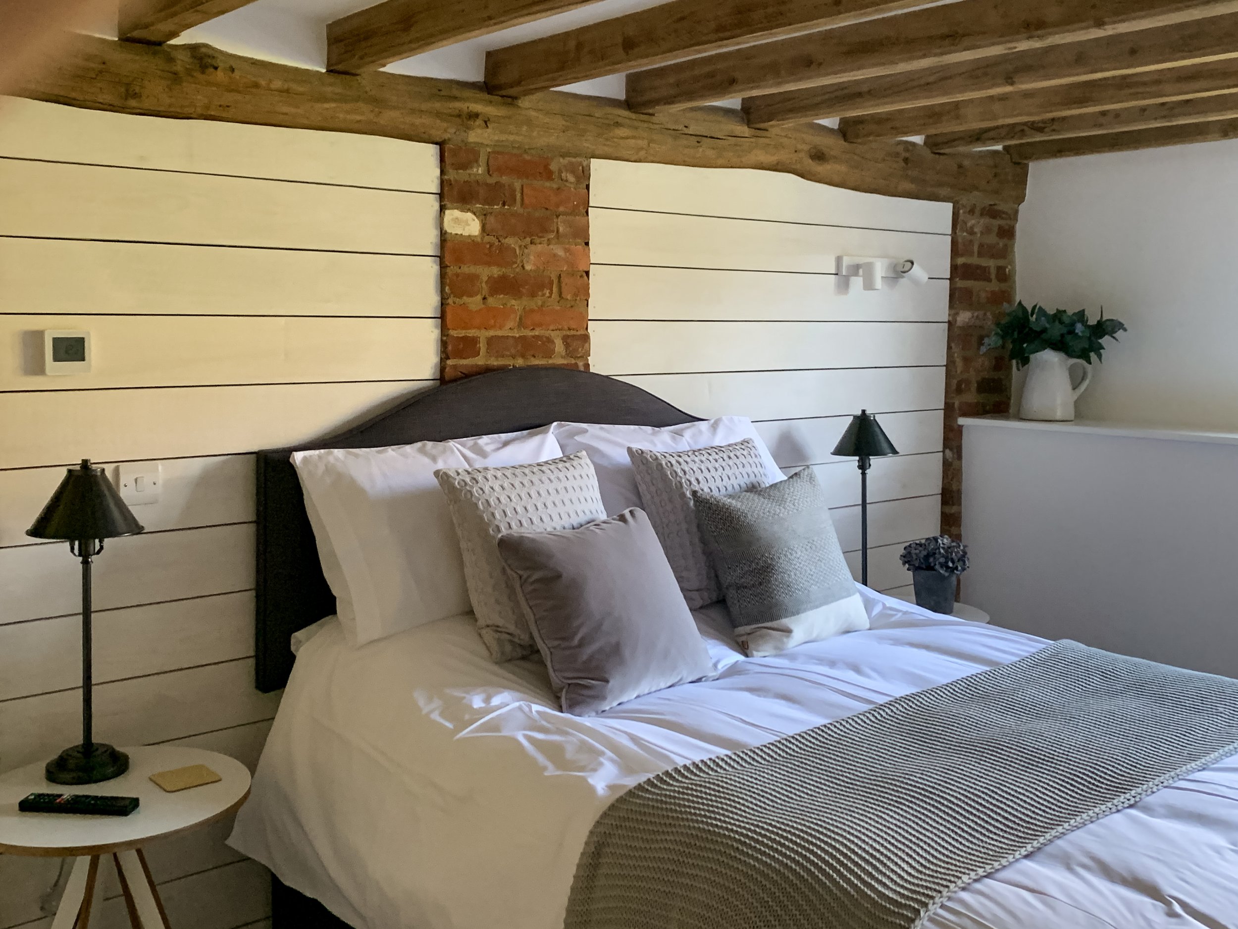 Luxurious bedrooms at Elvey Farm Kent
