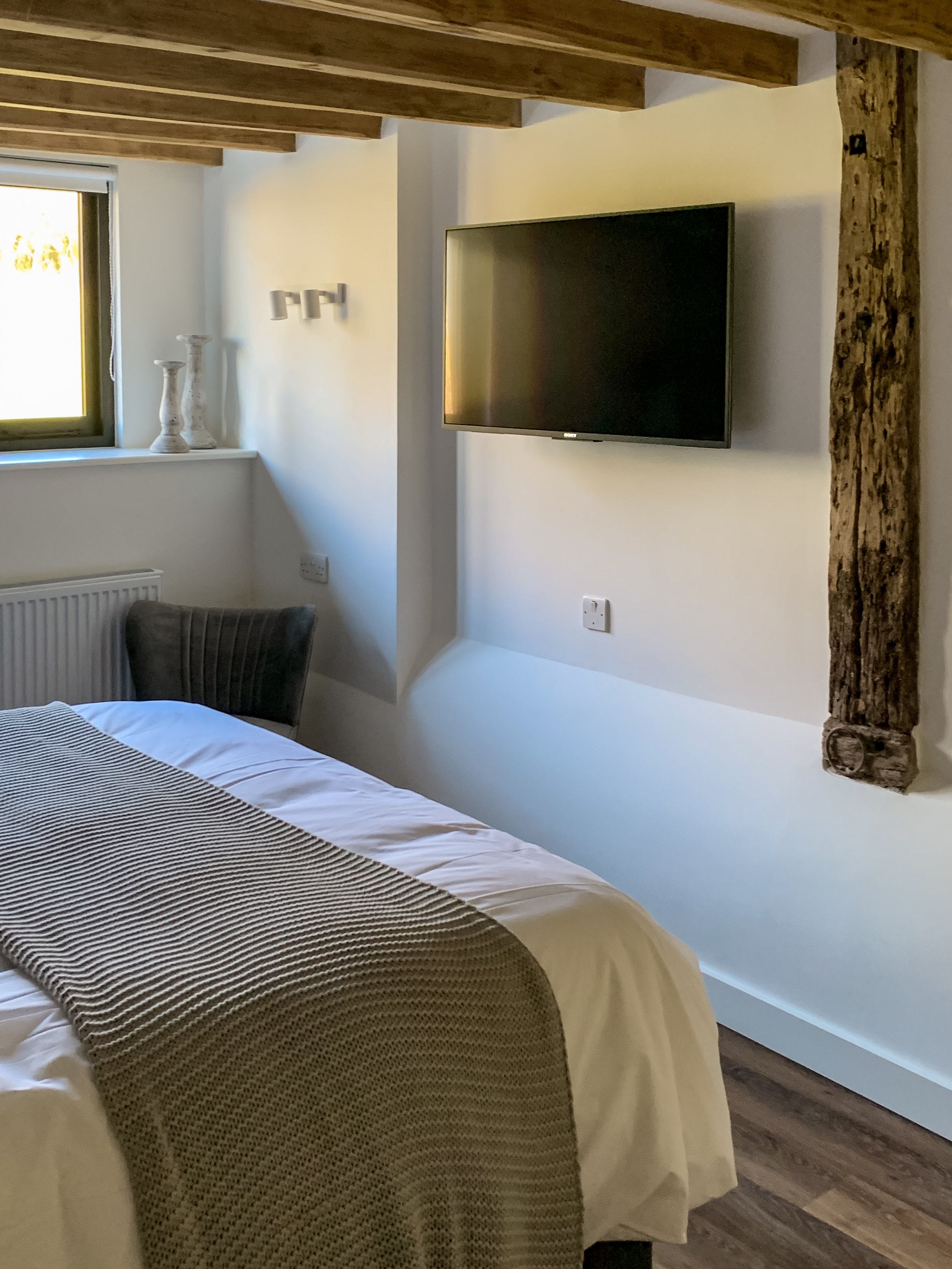 Tv's and home comforts when you stay at Elvey Farm Country Hotel