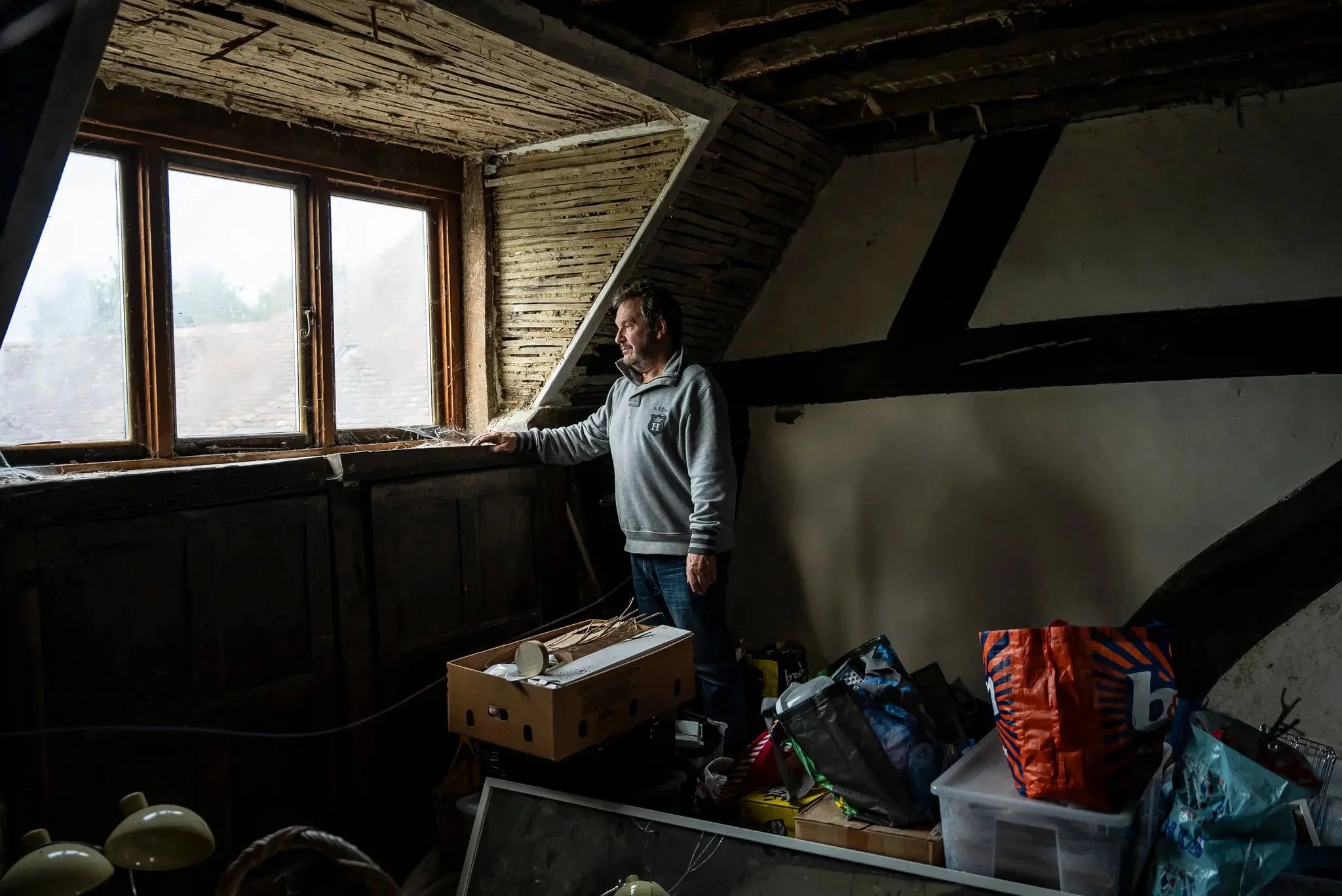 This time last year we had the exciting opportunity to host Stephen Castle of @nytimes at Elvey! His visit is highlighted in the captivating article - In England’s Most Haunted Village, Halloween Means Screams and Skeptics. And guess what? Dere